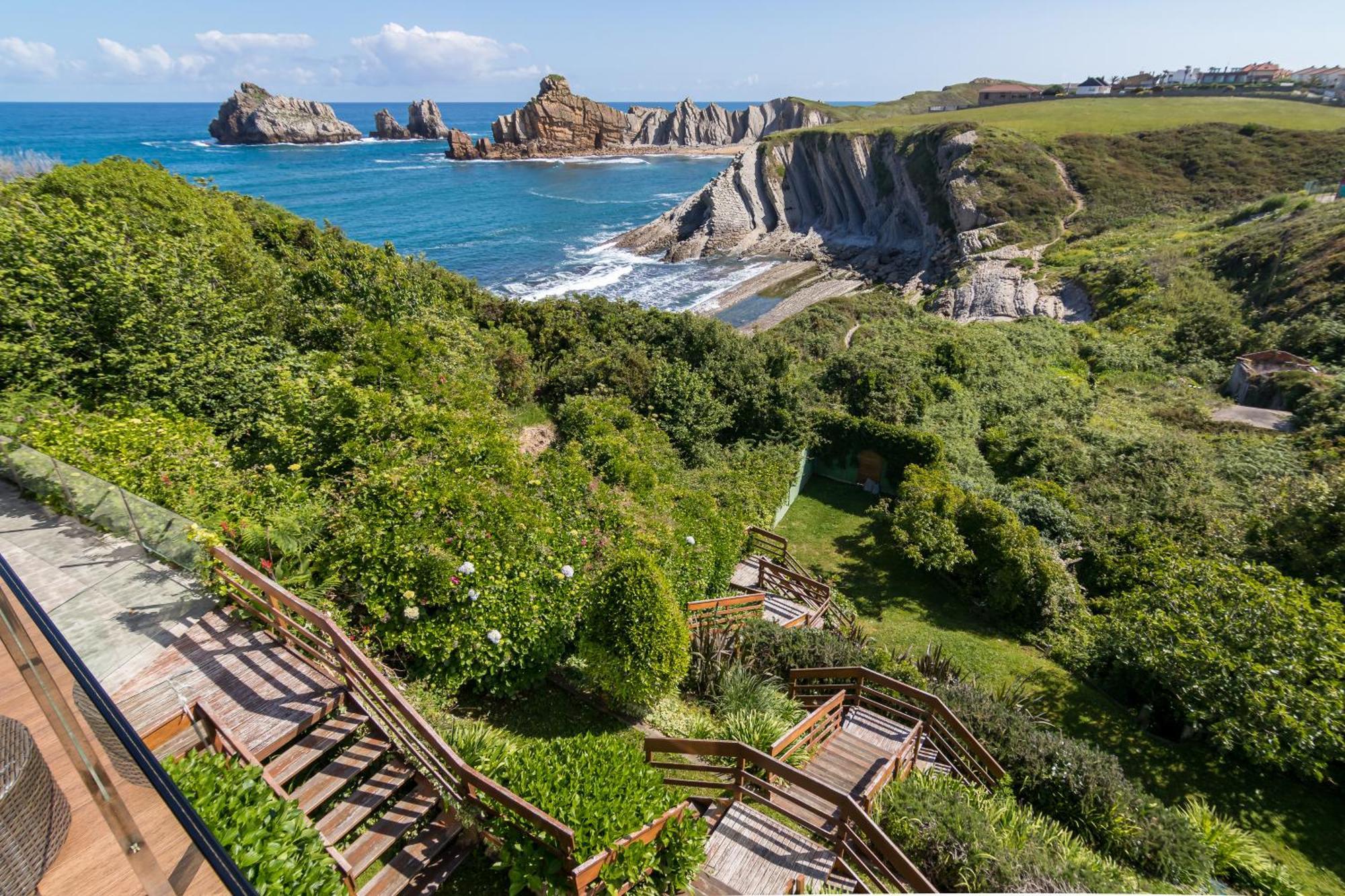Espectacular Al Borde Del Mar Villa Liencres