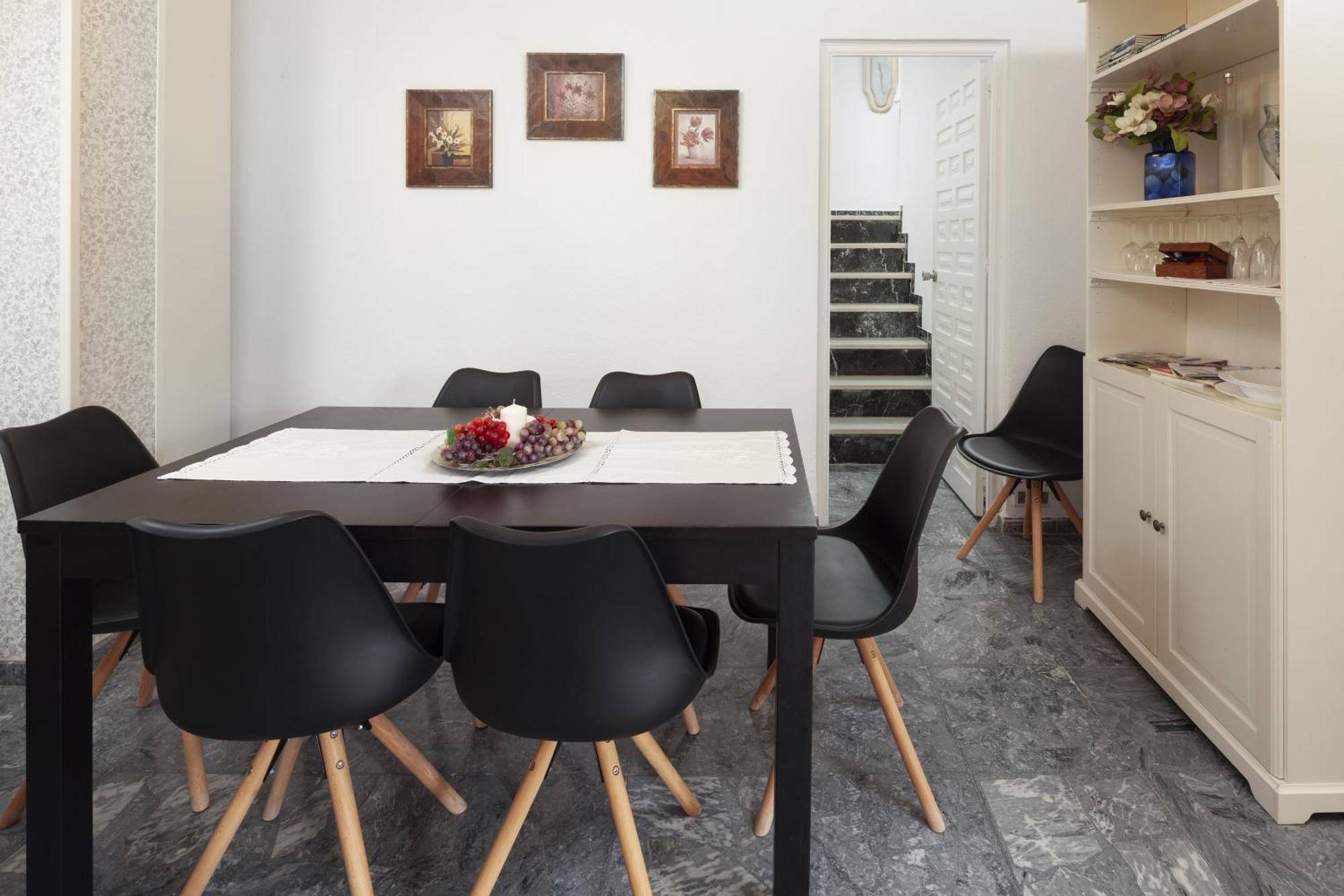 Apartamento Con Terraza Y Amplio Jardín Privado Málaga