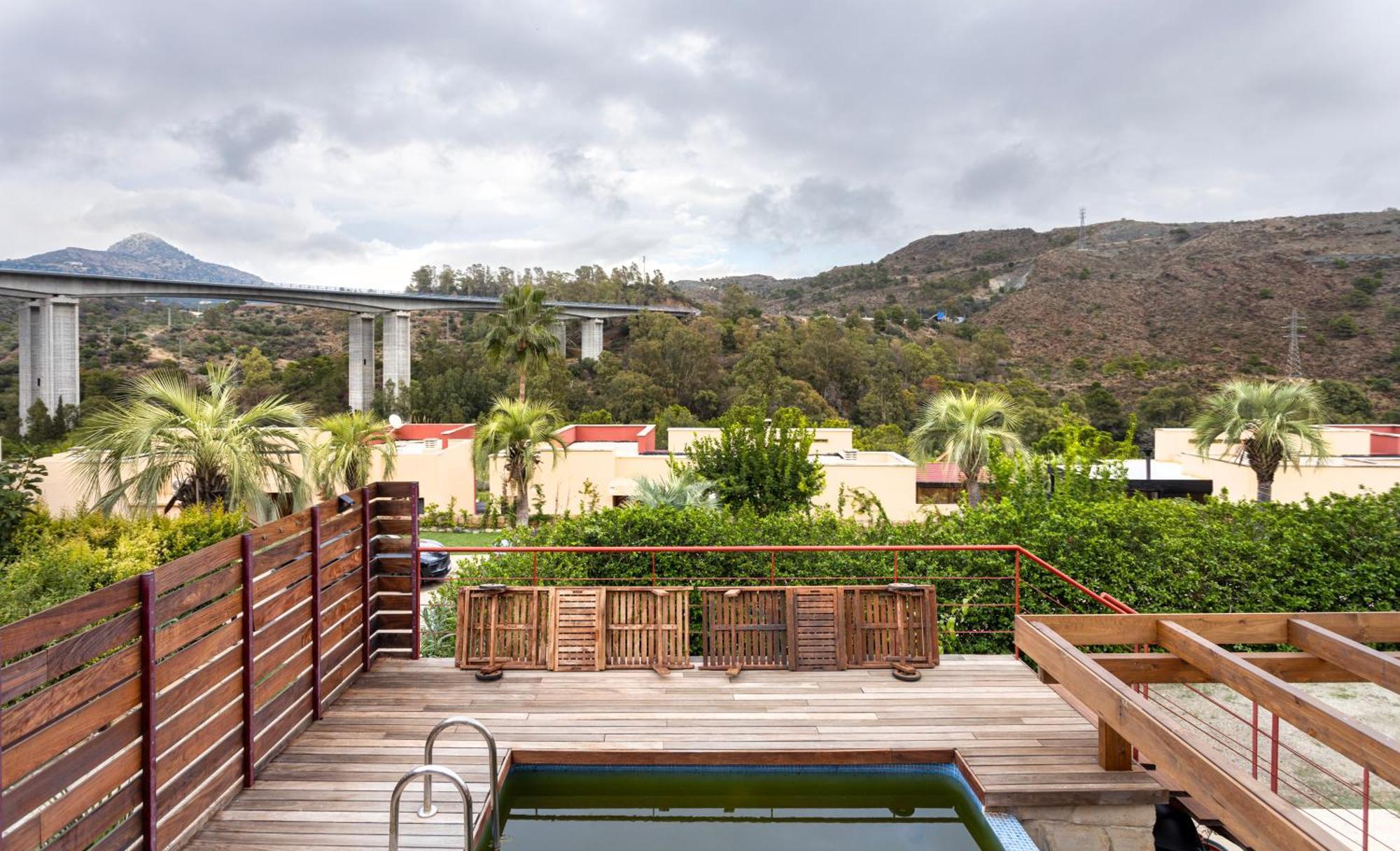 Luxury 3 Beds Inside The And Country Club *