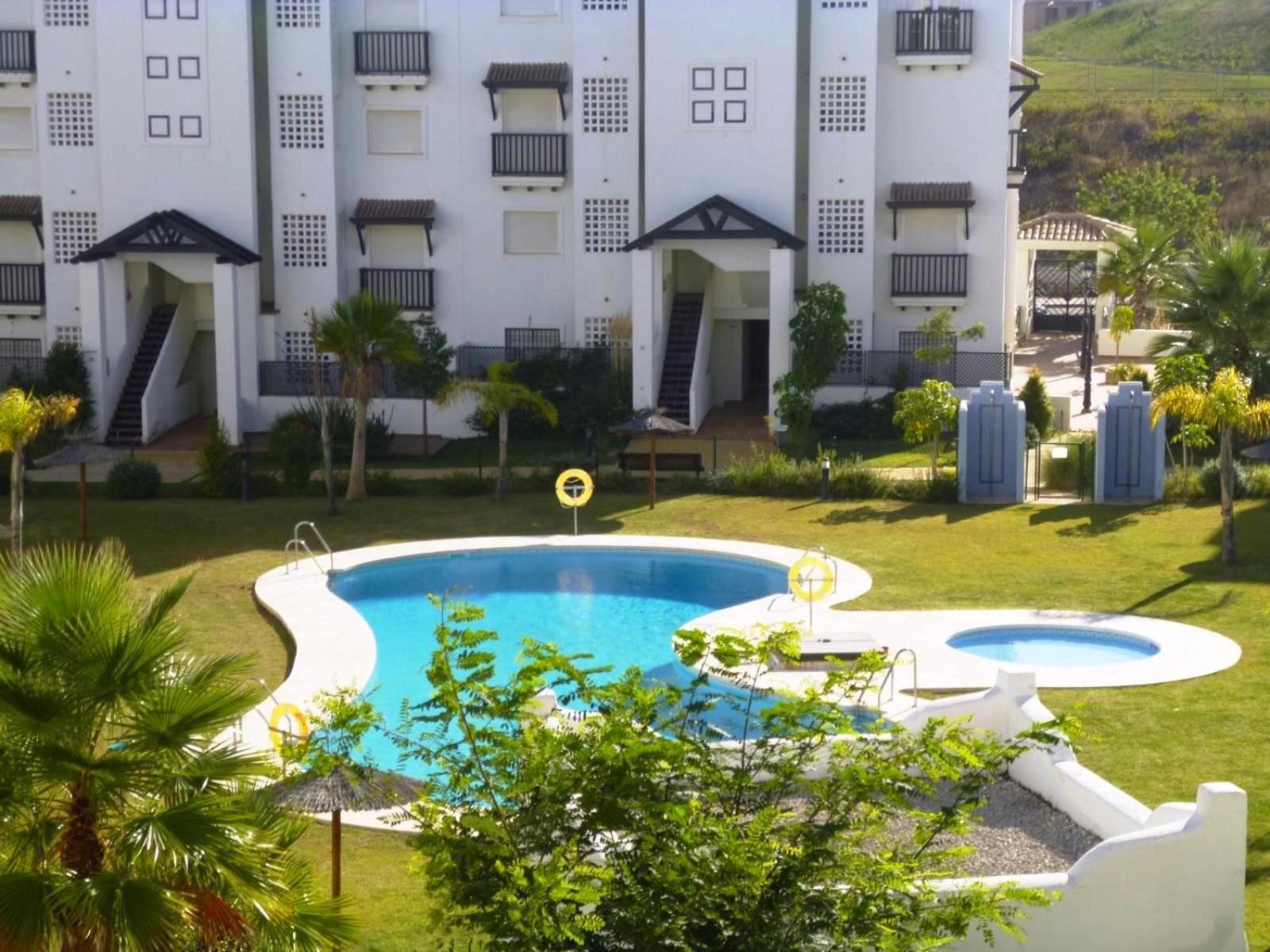 2108-nice With Pool Close From And Bars Apartment *