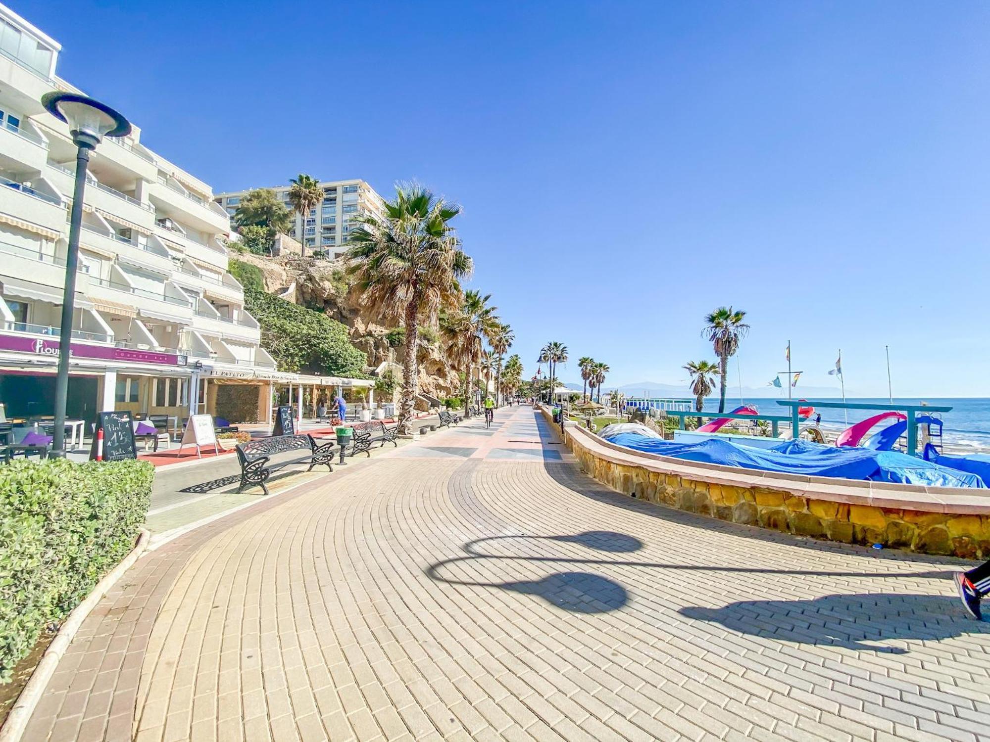 Apartamento Primera Linea De Playa, Aparcamiento Y Wifi Gratis Torremolinos