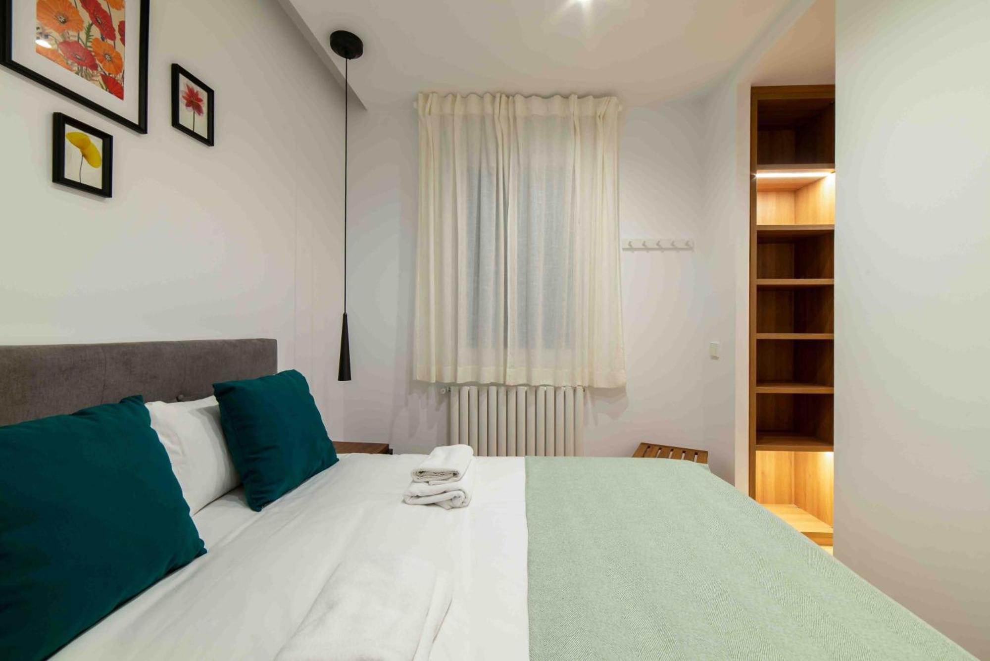 Apartment Piso Moderno En Barrio De Salamanca 2 Hab 2 Bano Madrid