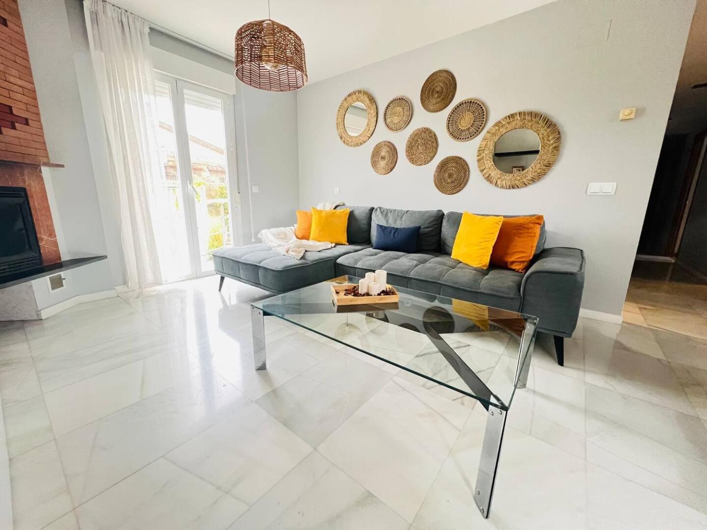 Estupenda En Afueras Holiday home *