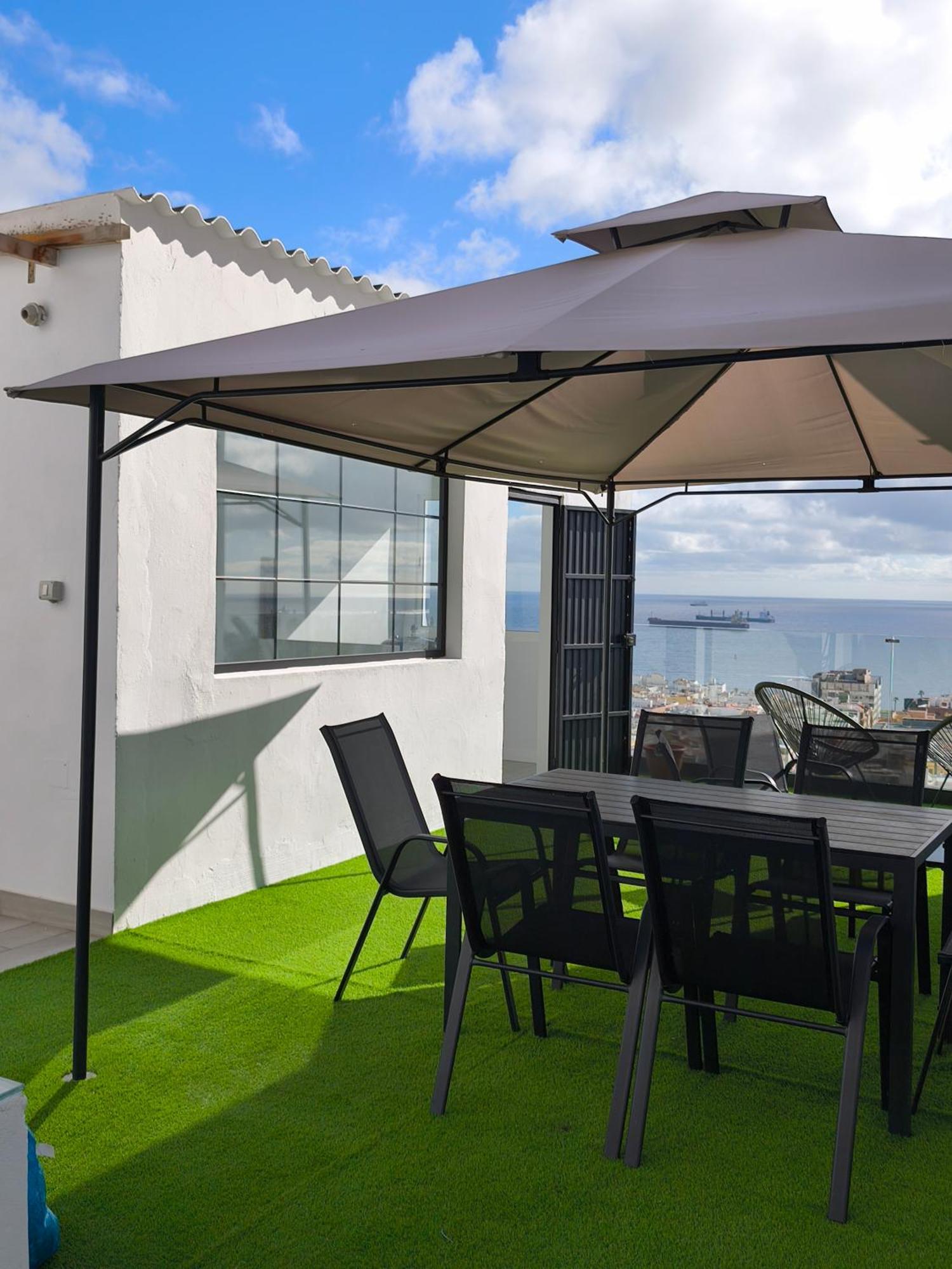 Urban Ocean Lookout Holiday home
