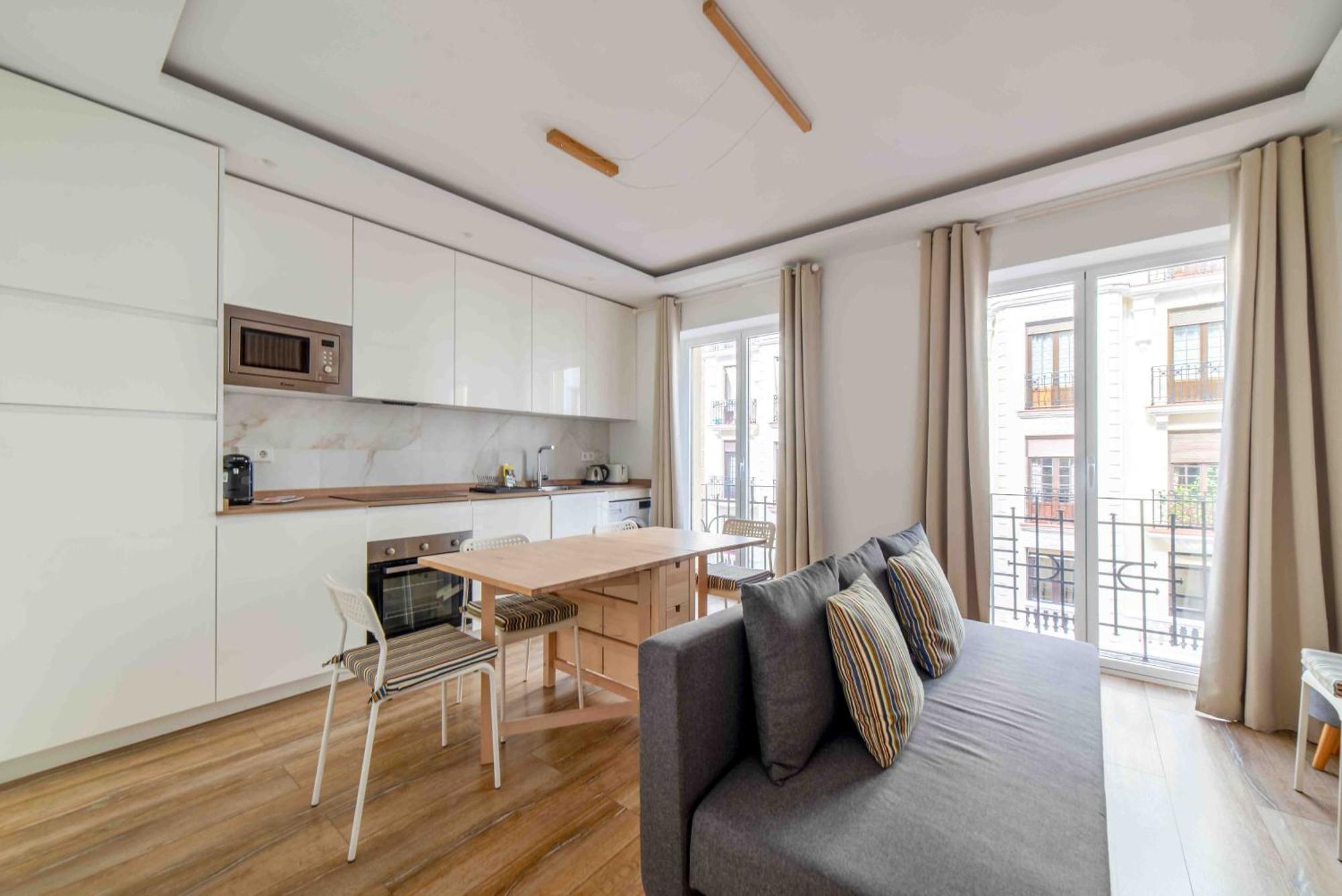 Piso Luminoso En Barrio De Salamanca 2 Hab 2 Bano Apartamento Madrid