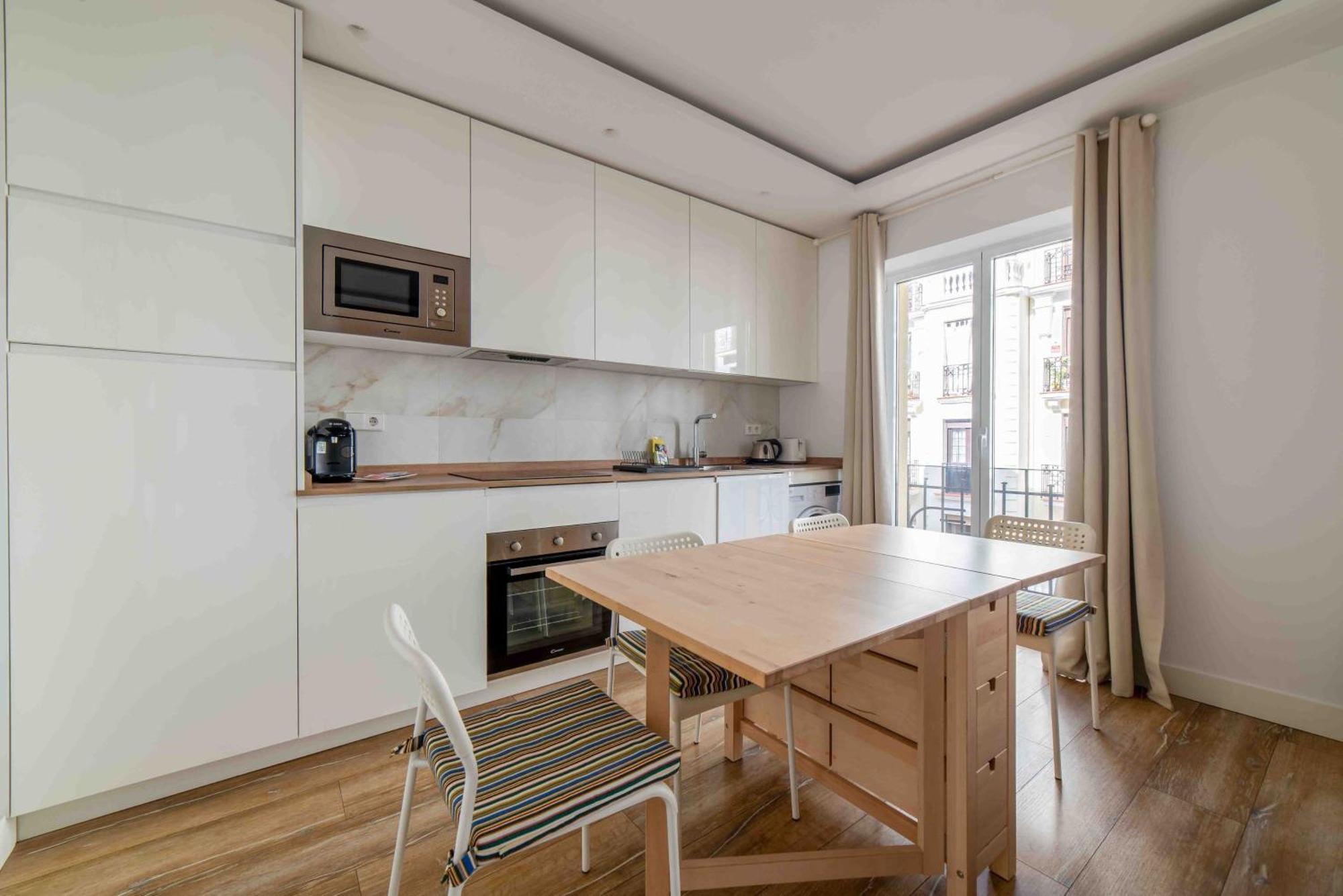 Piso Luminoso En Barrio De Salamanca 2 Hab 2 Bano Apartamento Madrid