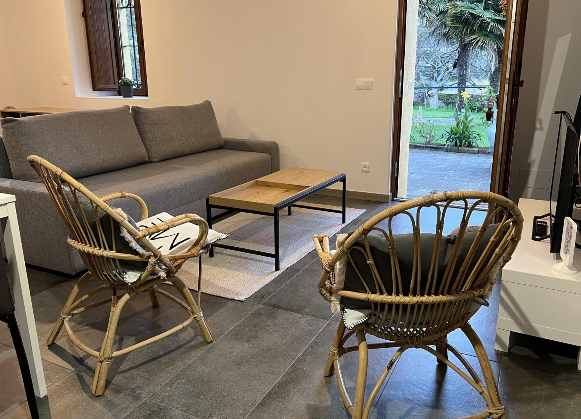 Marta Loft Diafano Con Jardin Y Aparcamiento En Historica Apartment *