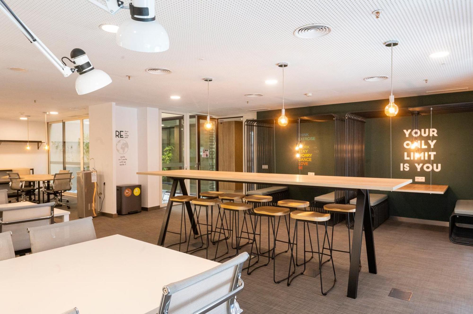 Hotel Residencia Bravo Students Granada