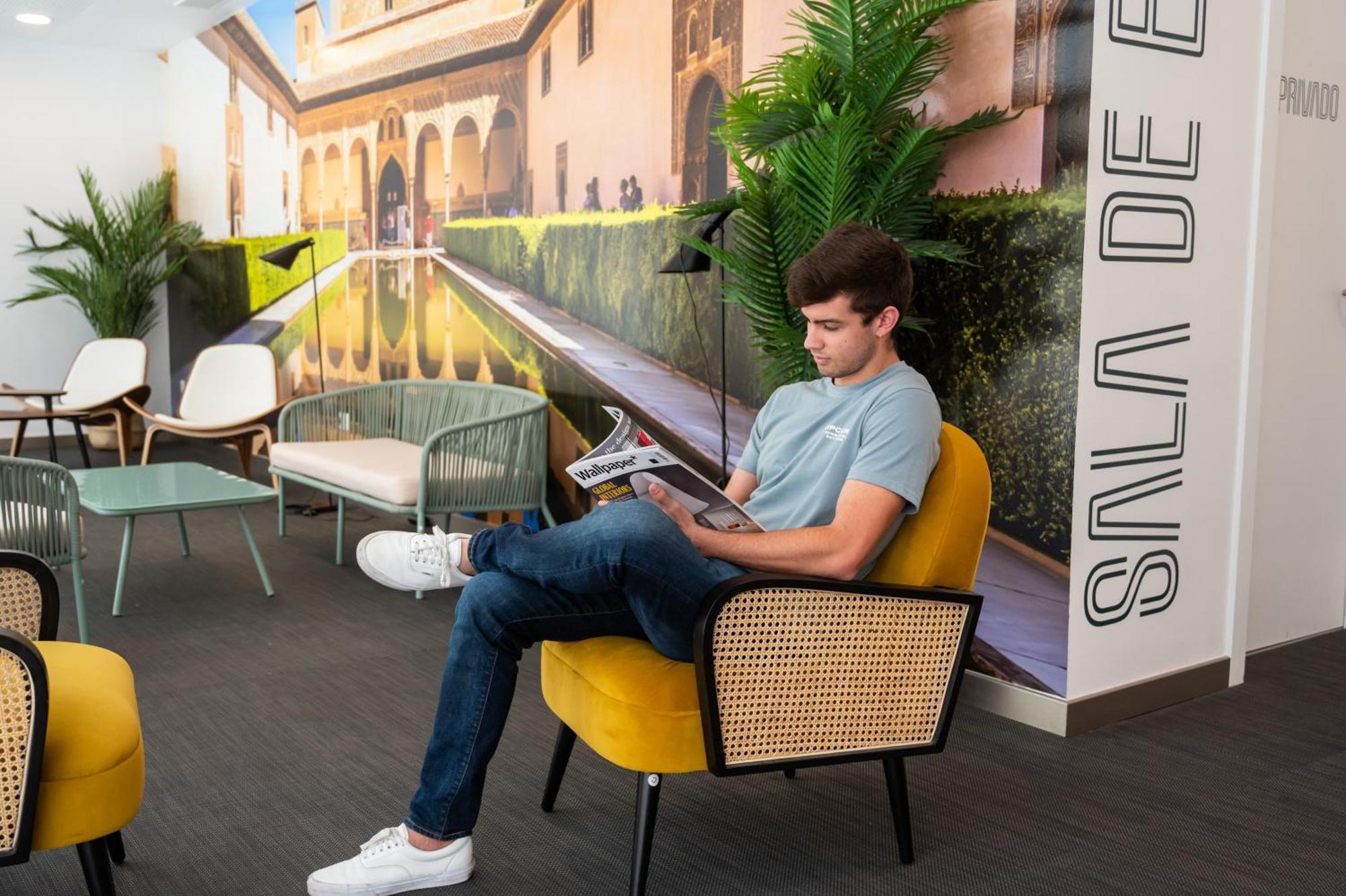 Hotel Residencia Bravo Students