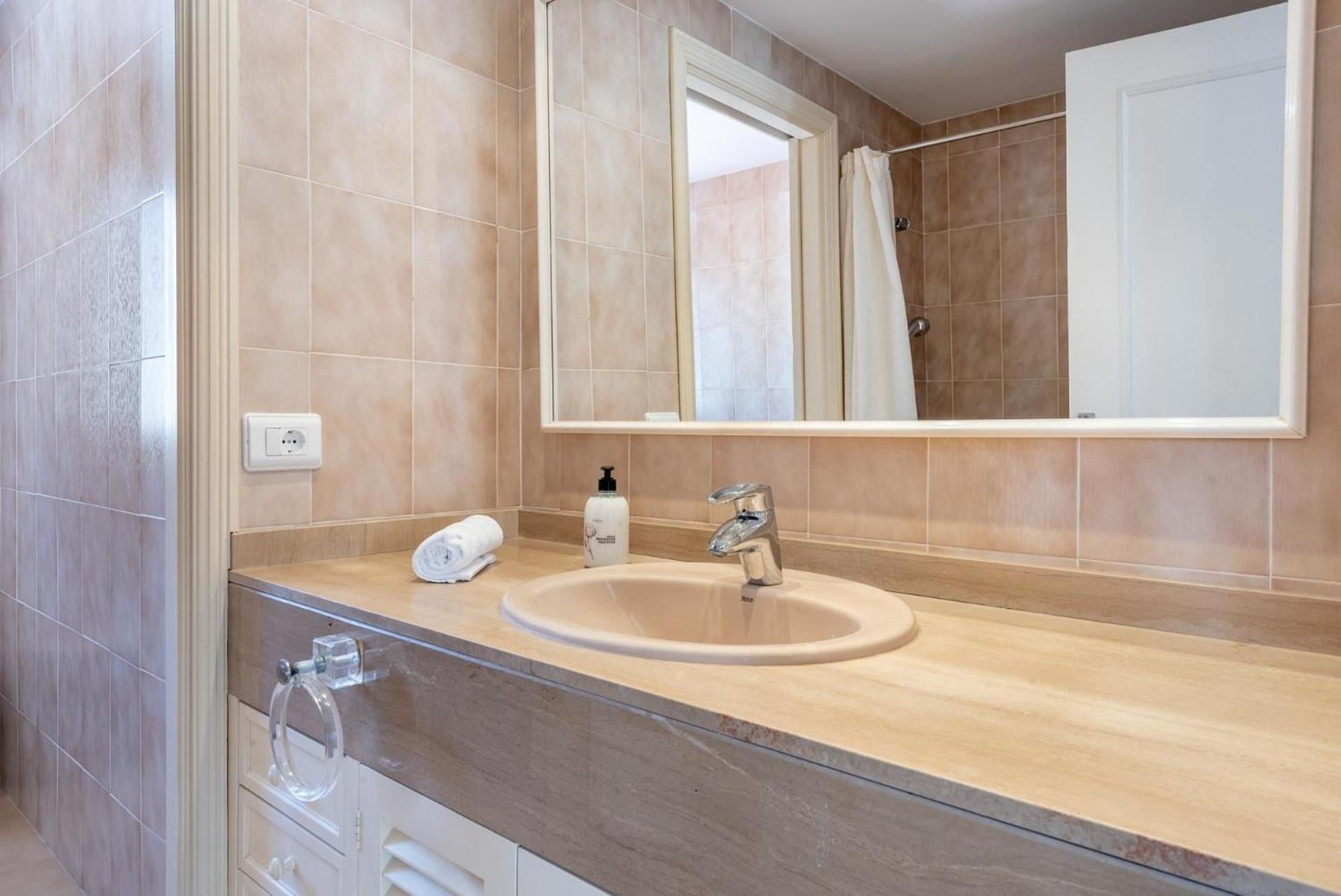Apartamento Fuer 6 Personen Ca 100 Qm In Portocolom, Mallorca Suedostkueste Von Mallorca *