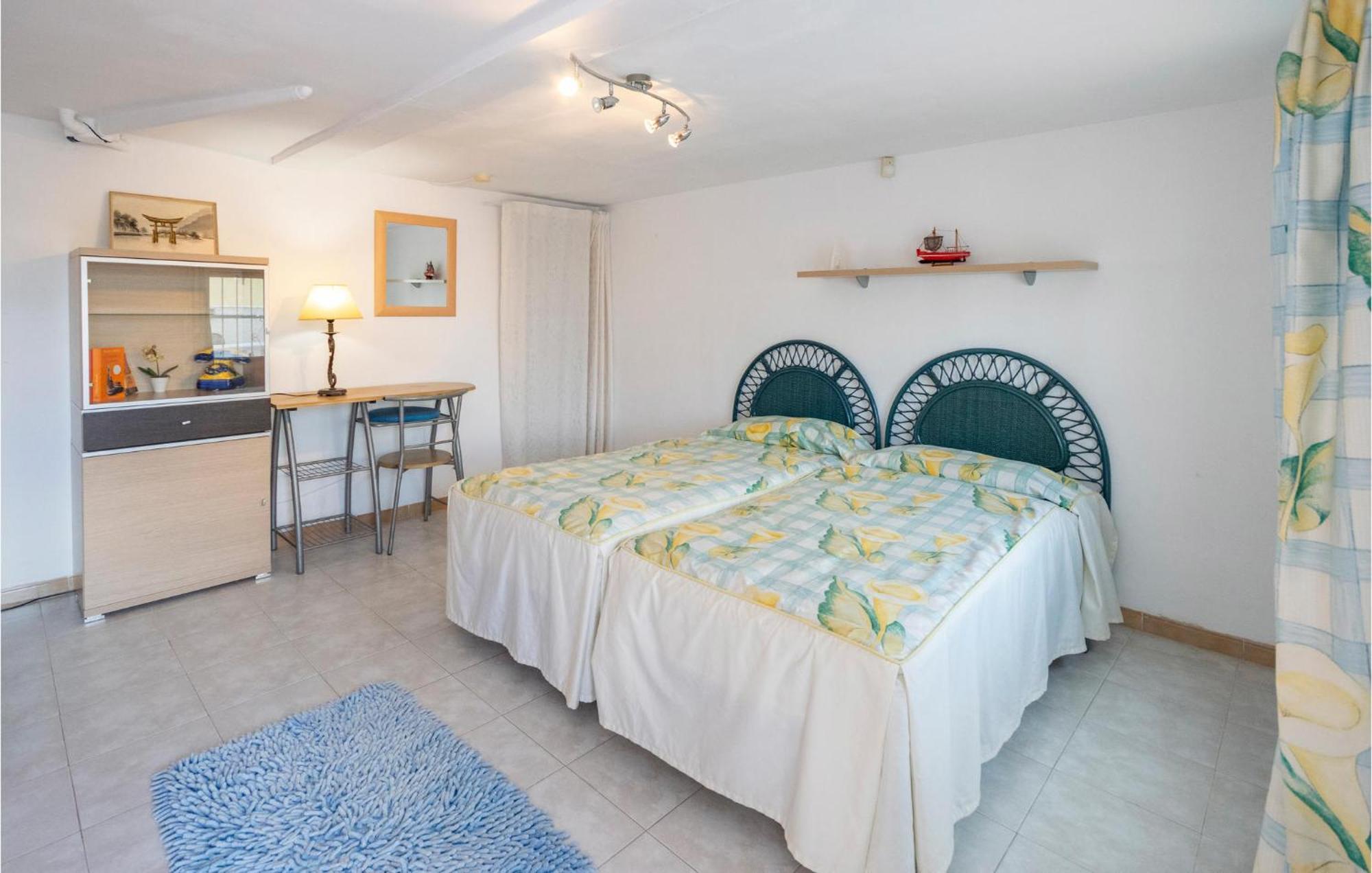 3 Bedroom Lovely In San Miguel De Salinas