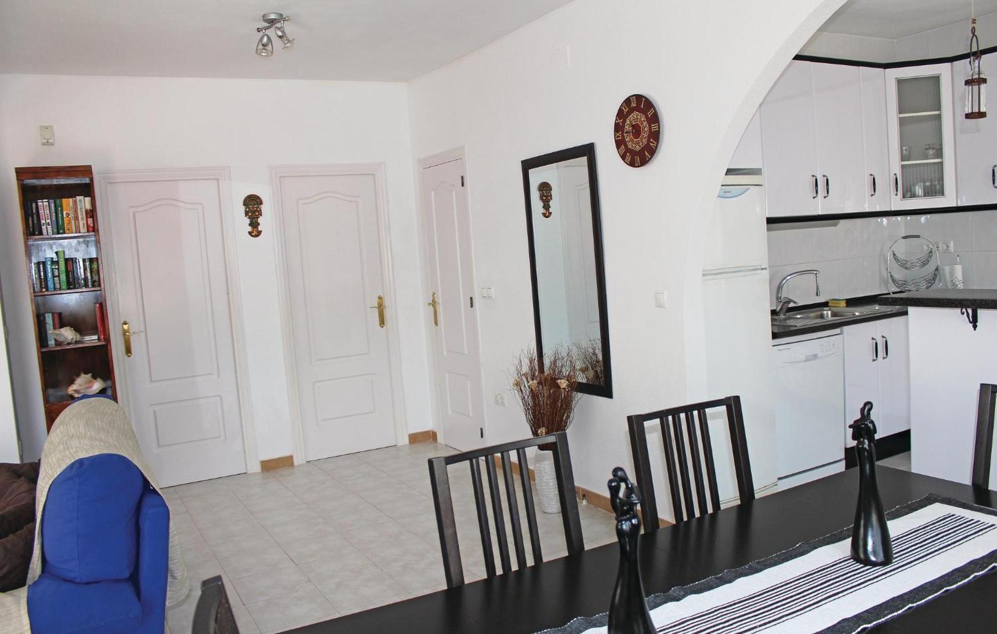3 Bedroom Lovely In Сasa de vacaciones San Miguel De Salinas