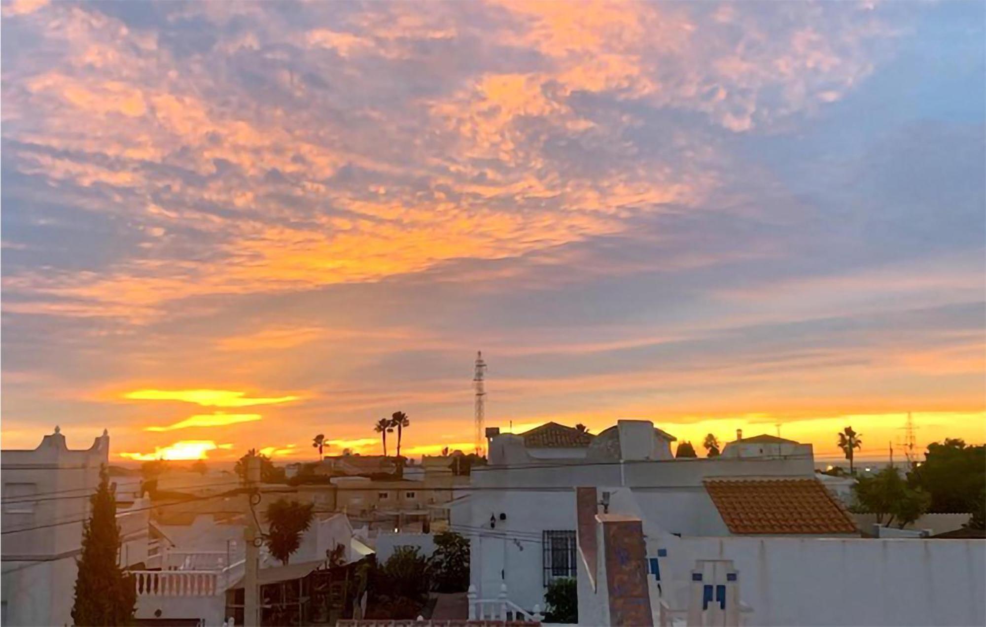 Сasa de vacaciones 3 Bedroom Lovely In