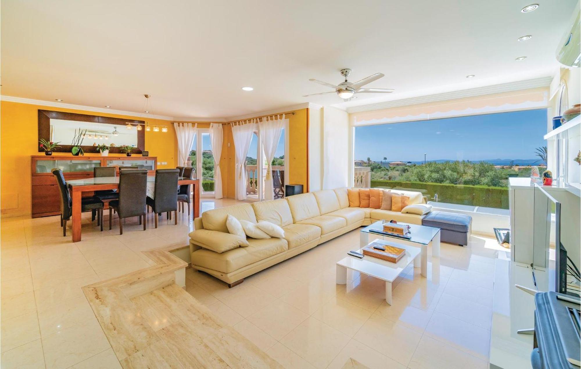 Сasa de vacaciones In With House A Mountain View *