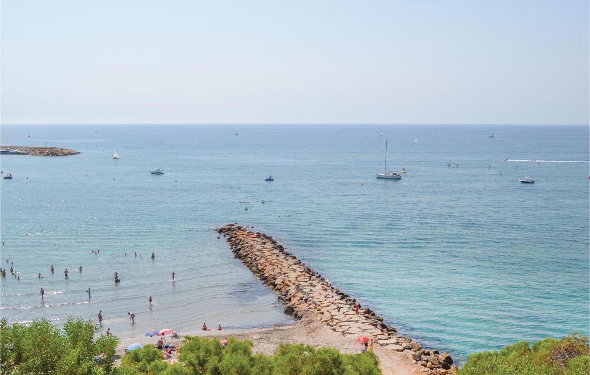Apartment 2 Bedroom Gorgeous In Orihuela Costa Dehesa de Campoamor (Orihuela Costa)