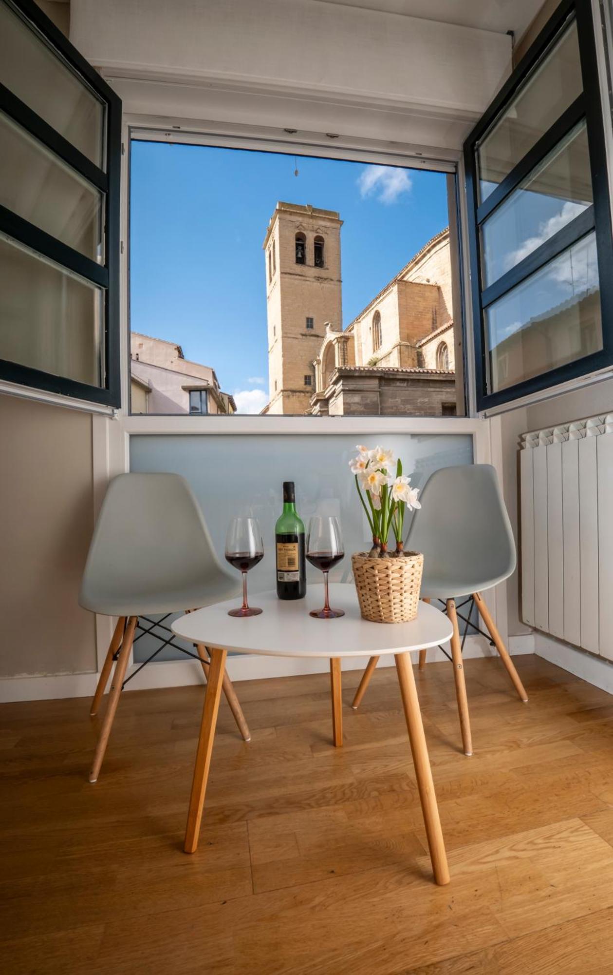 Santiago Tower Aire Ac Casco Antiguo By Apartment Logrono