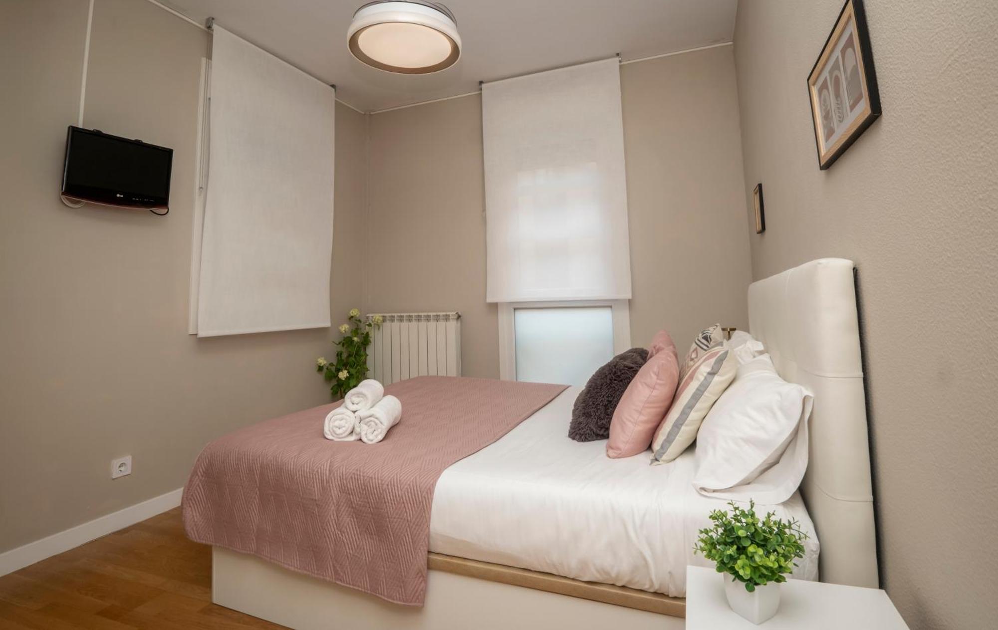 Apartment Santiago Tower Aire Ac Casco Antiguo By Logrono