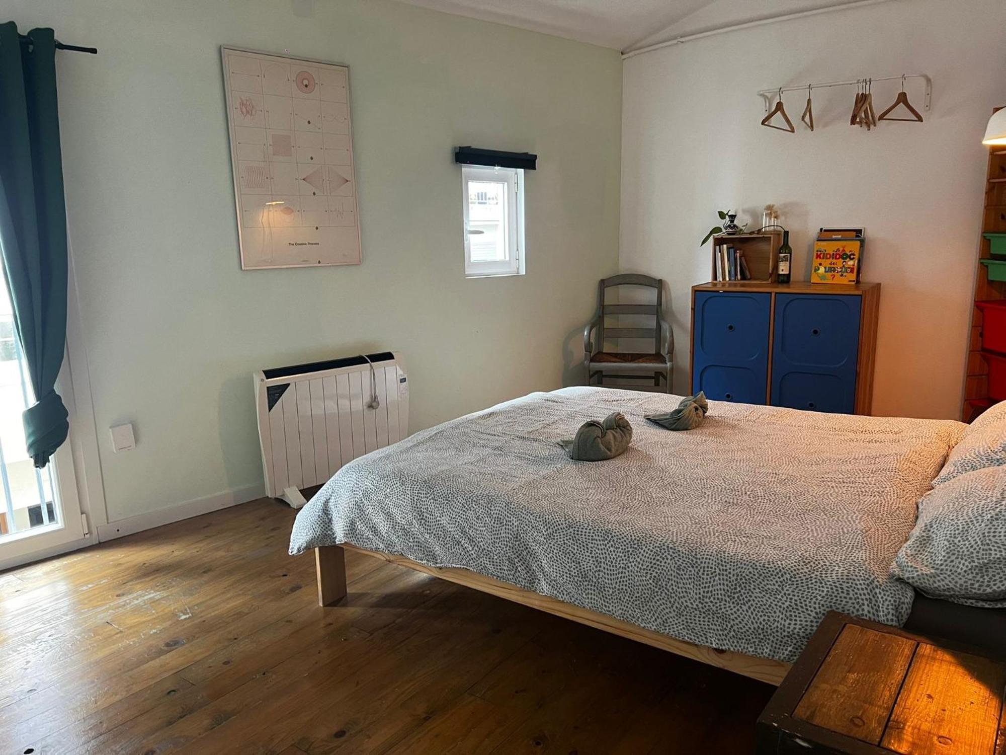 Alojamiento Con Encanto En Planta Superior Ideal Para Trabajo Y Escapadas Familiares En Montserrat