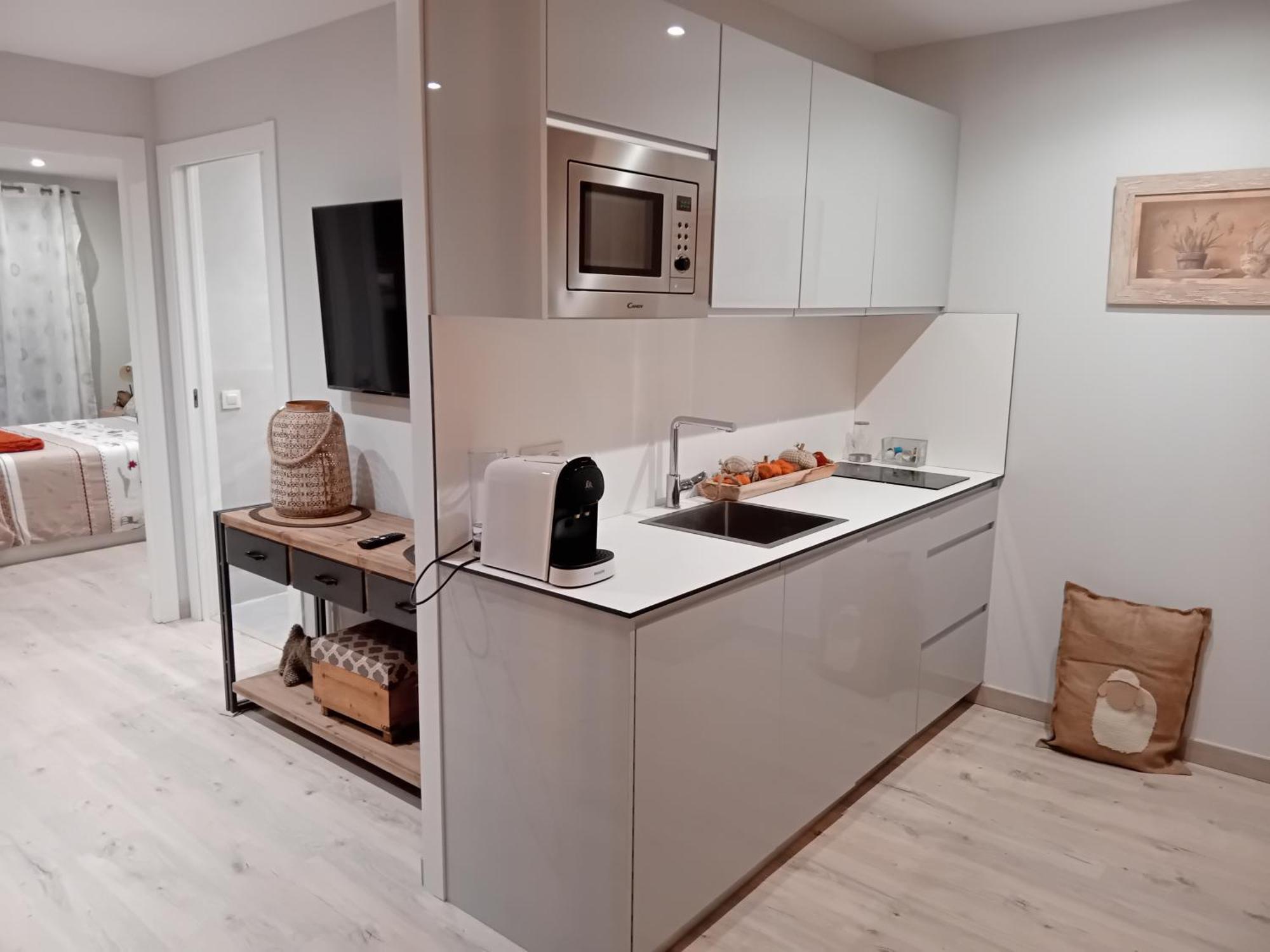 Aparhotel El Pomer Apartment