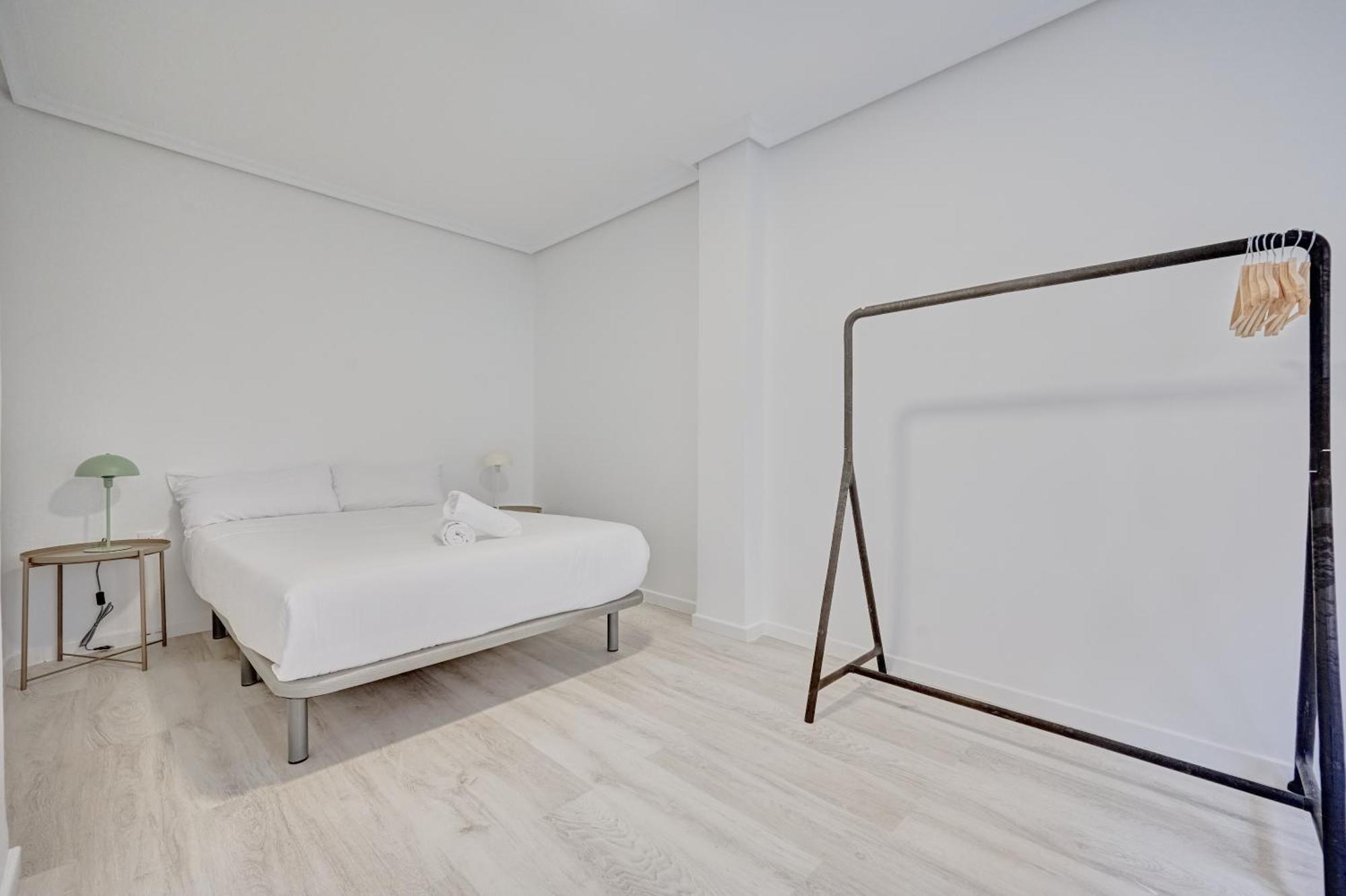 La Casita Del Artista By Clabao * Logrono