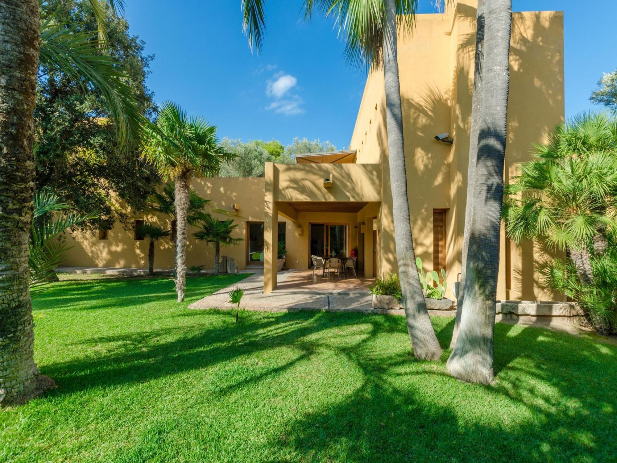 Son Floriana - With Private Pool Villa *
