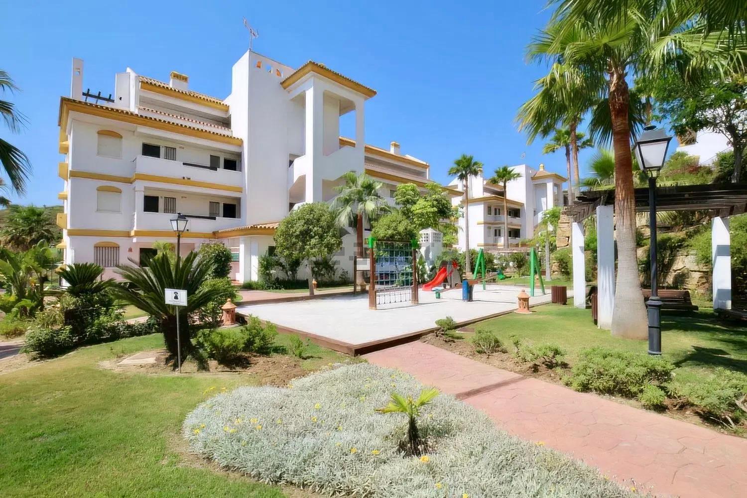 Kirsi Calanova Grand Golf Apartamento