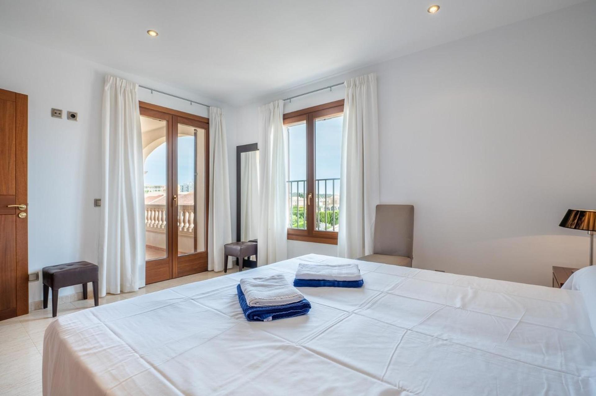 Mit Privatpool Fuer 10 Personen Ca 288 Qm In Sa Coma, Mallorca Suedostkueste Von Mallorca Сasa de vacaciones