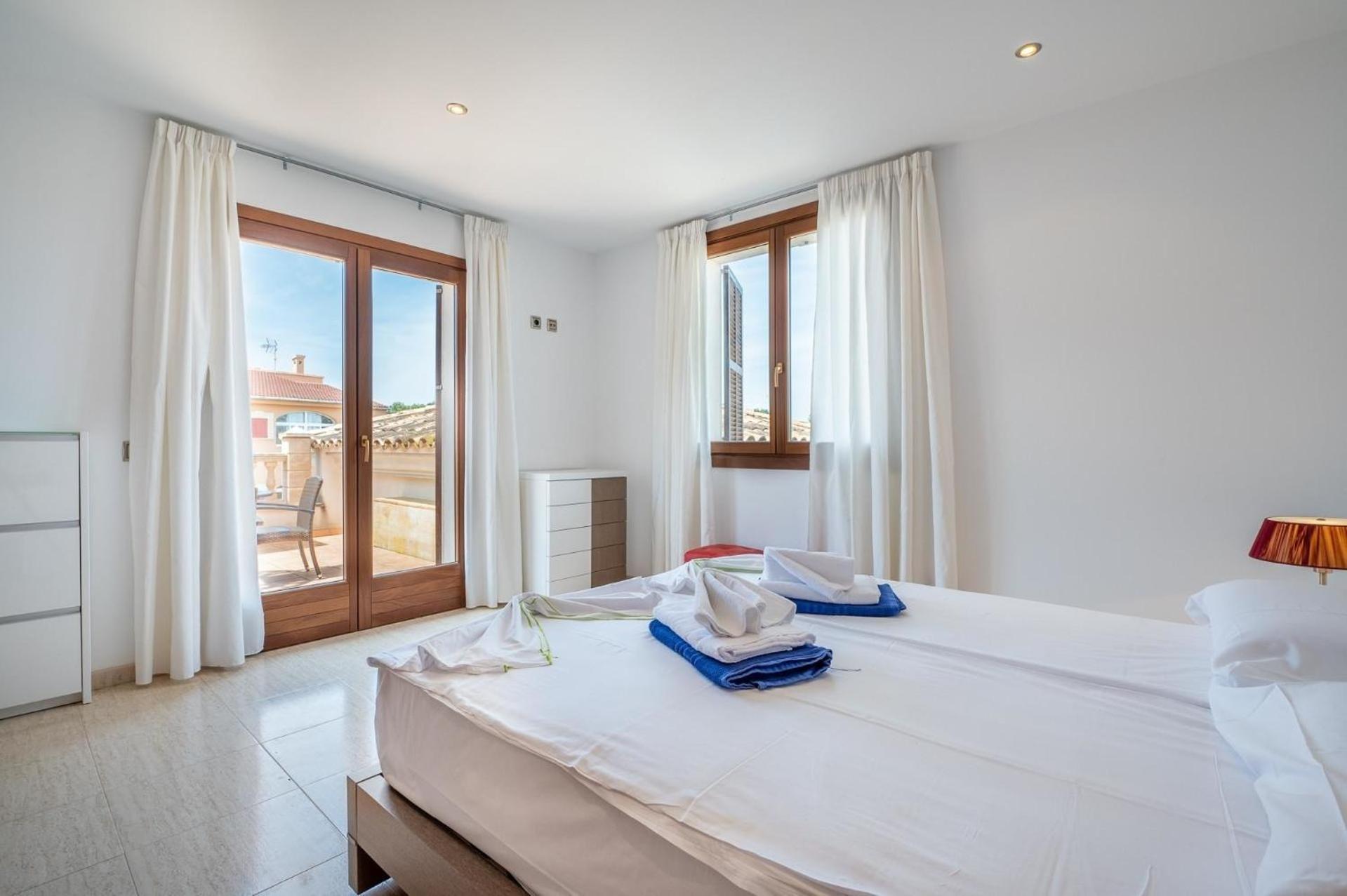 Mit Privatpool Fuer 10 Personen Ca 288 Qm In Sa Coma, Mallorca Suedostkueste Von Mallorca Сasa de vacaciones *