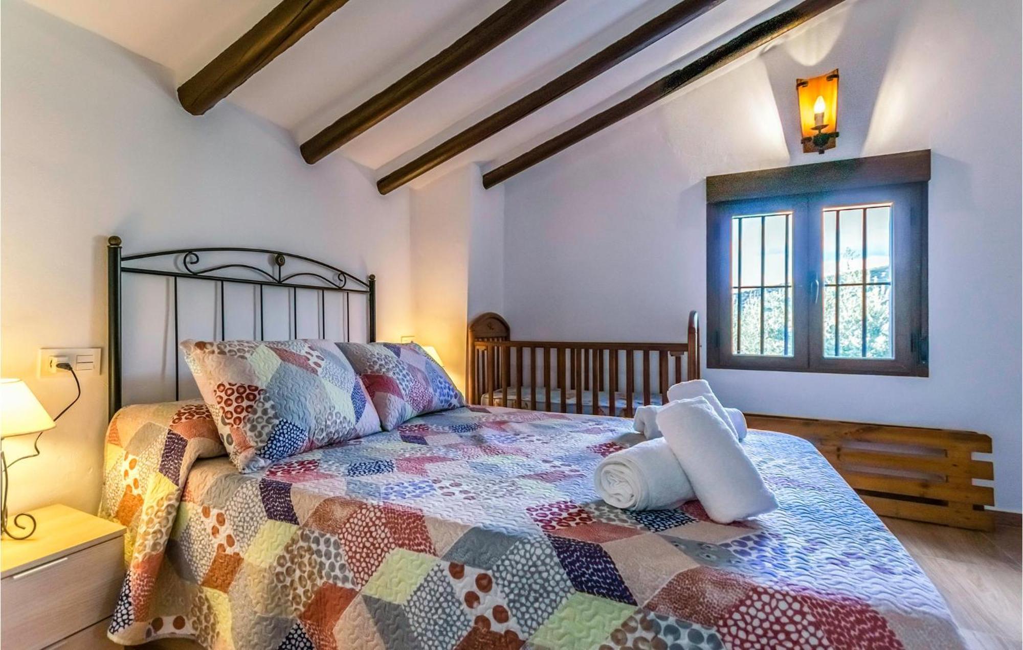 Gorgeous In Puertollano Holiday home Las Caserias