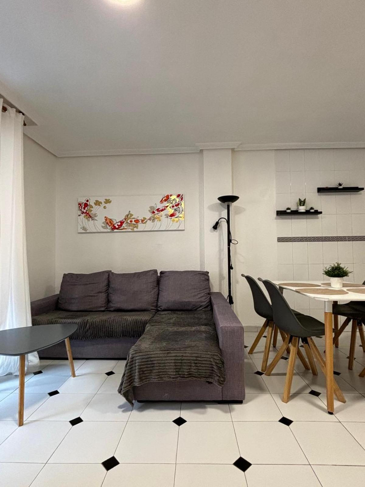 просторная рядом с морем в хорошем районе Apartment Torrevieja