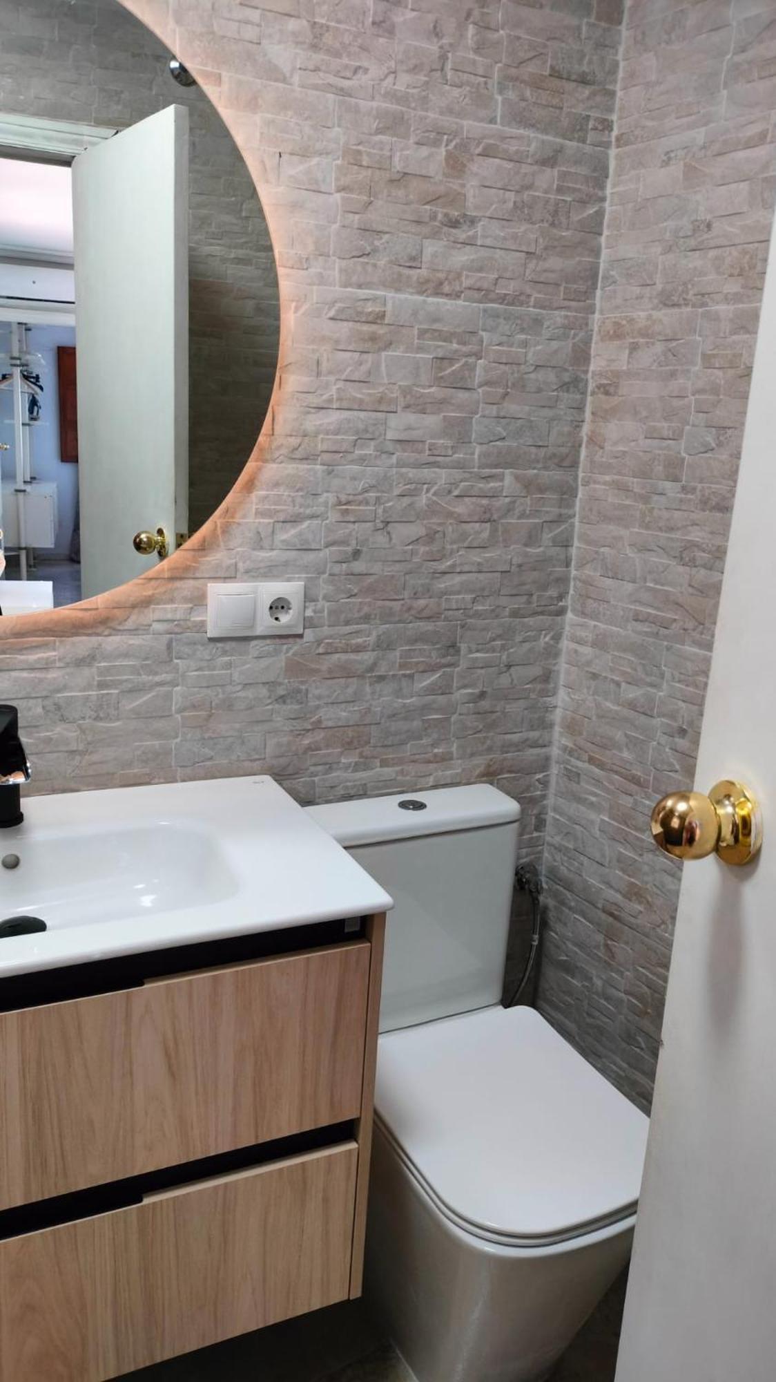 Apartamento La Casa Roja: Luminoso ático Con Vistas Sevilla