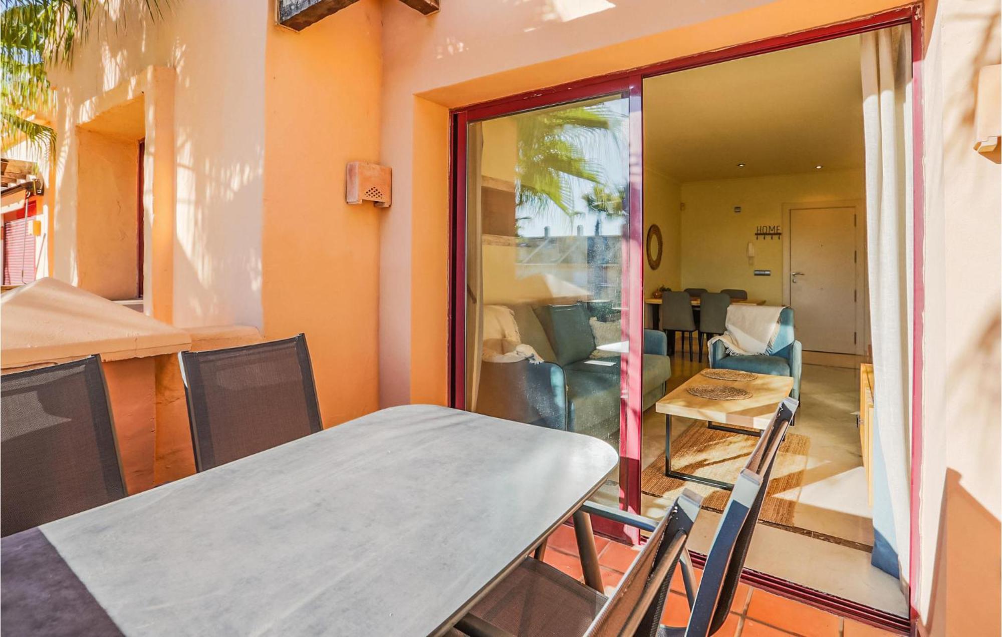 2 Bedroom Gorgeous In Alcazares Los Alcazares