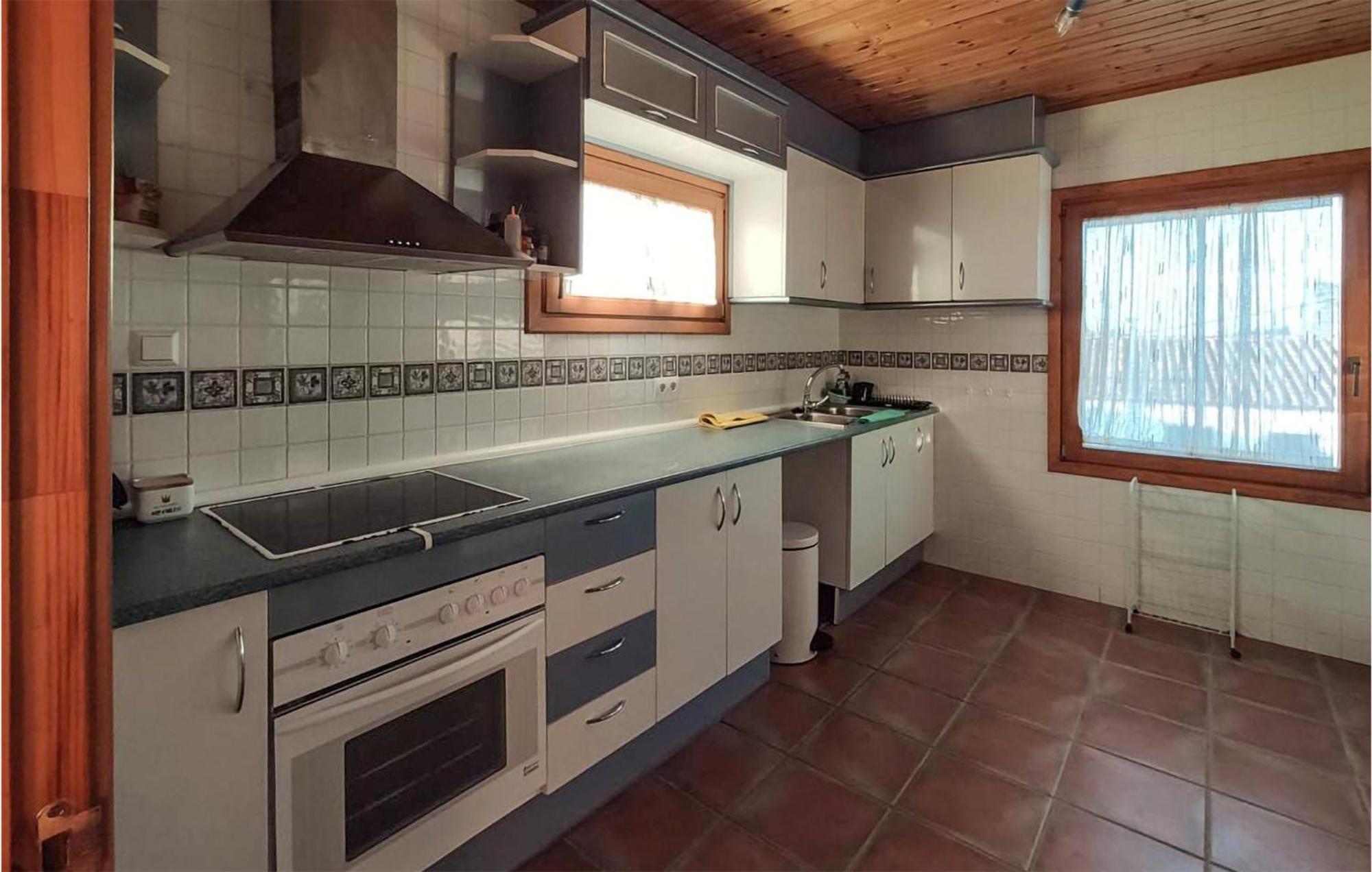3 Bedroom Awesome In