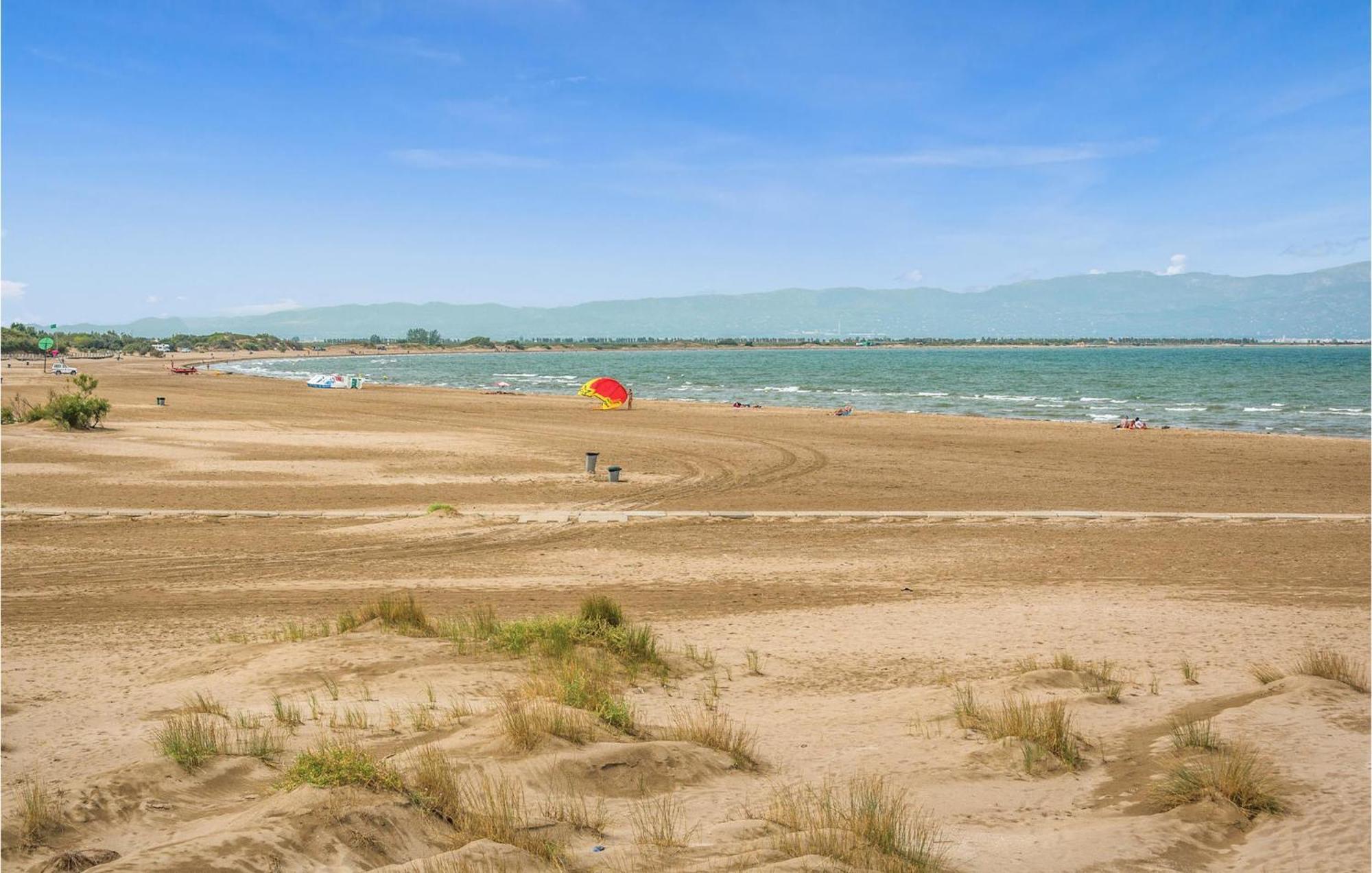 3 Bedroom Awesome In Сasa de vacaciones Els Muntells