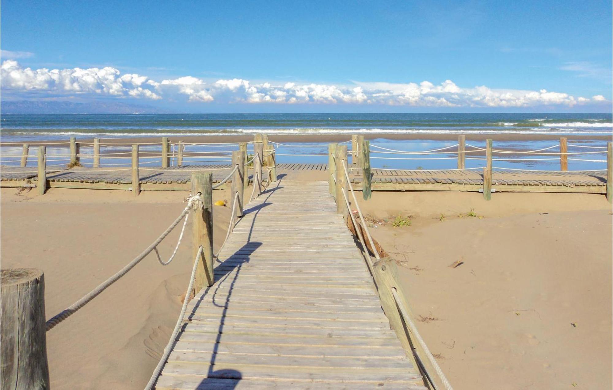 Сasa de vacaciones 3 Bedroom Awesome In Els Muntells