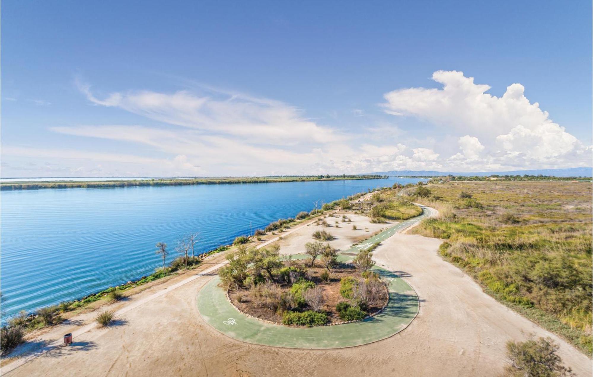 Сasa de vacaciones 3 Bedroom Awesome In