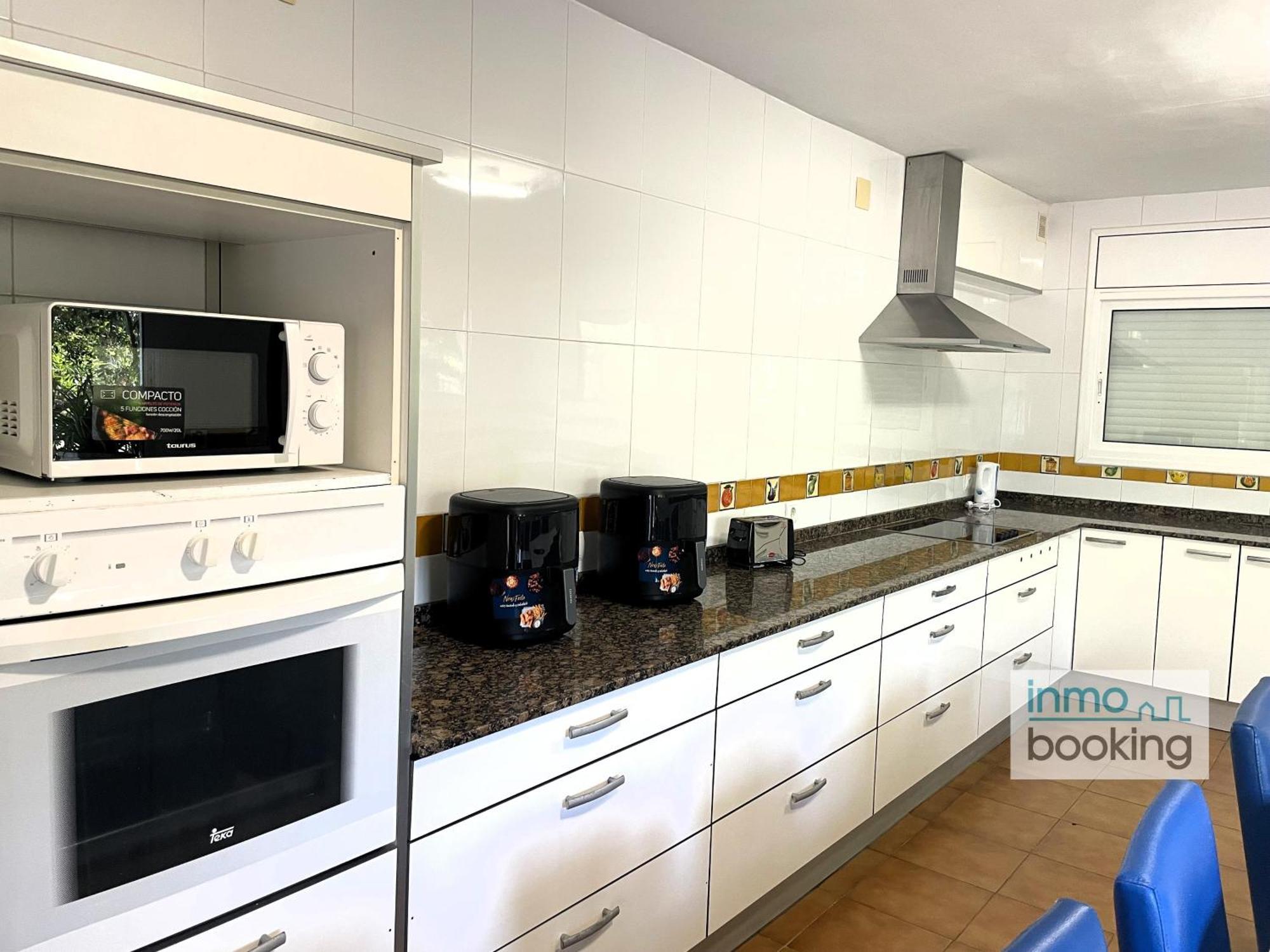 Mediterrania, Con Piscina Y Barbacoa