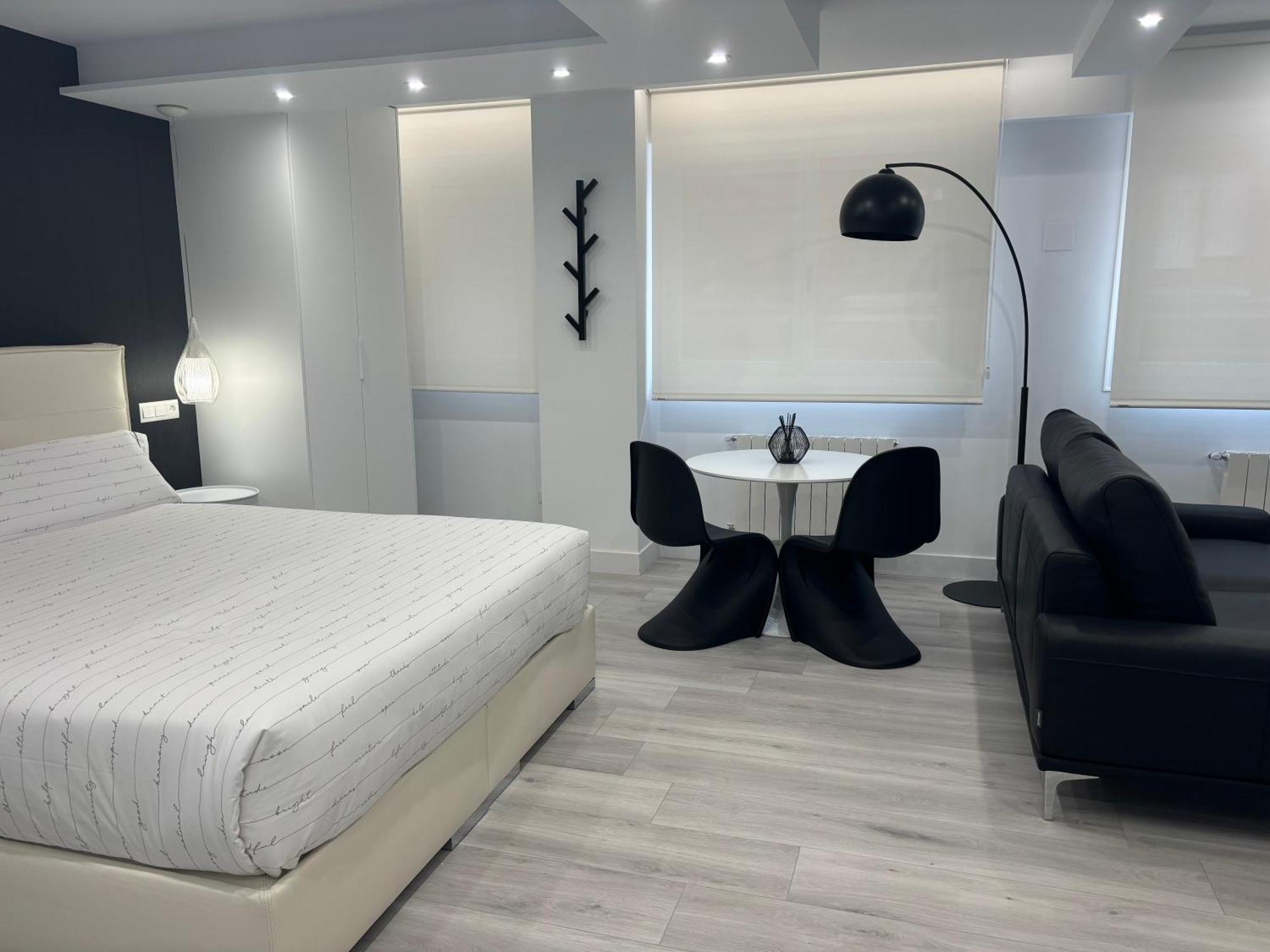 Apartment Black And White Cervantes *