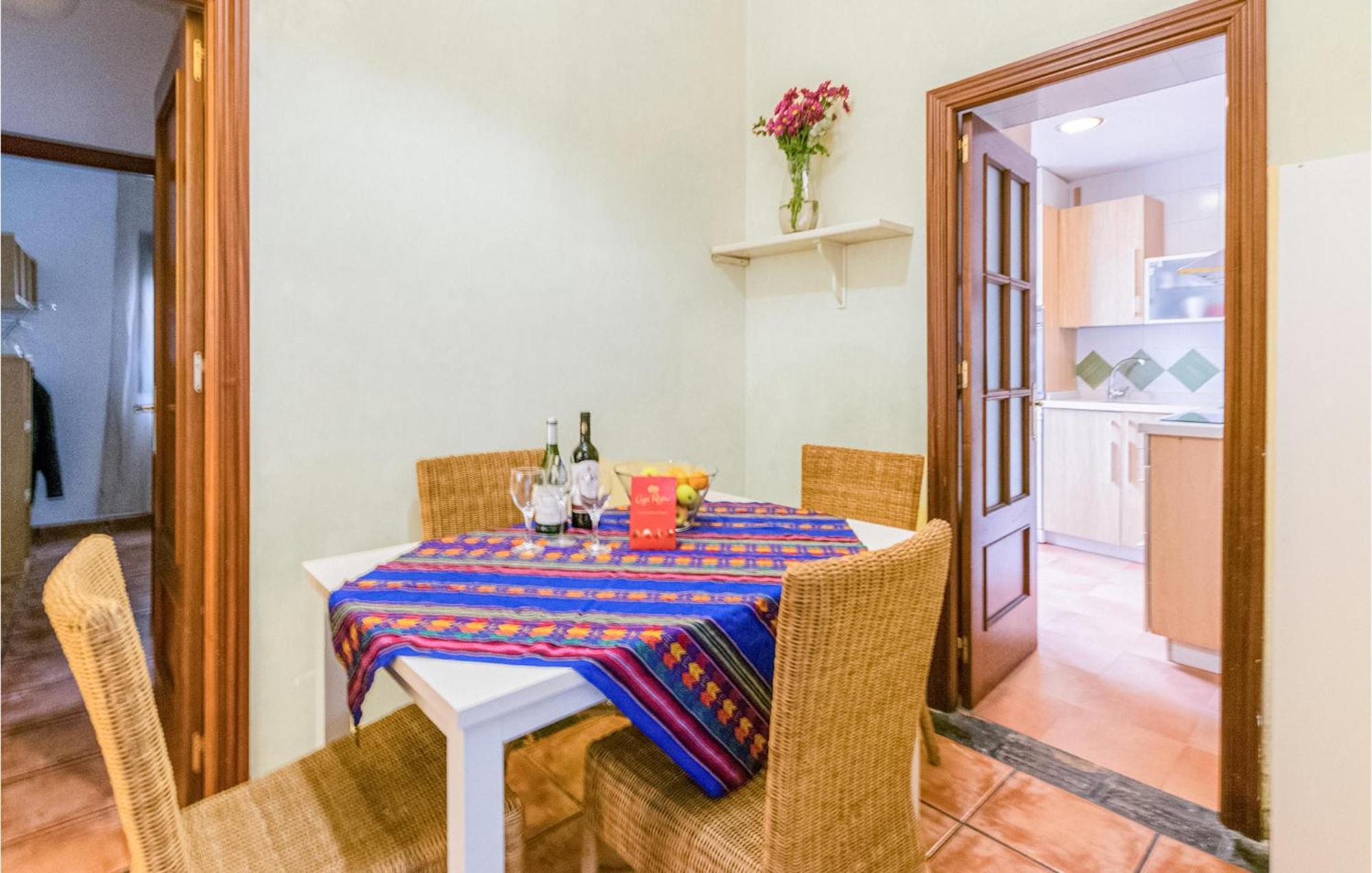 Lovely In With Kitchen Apartment