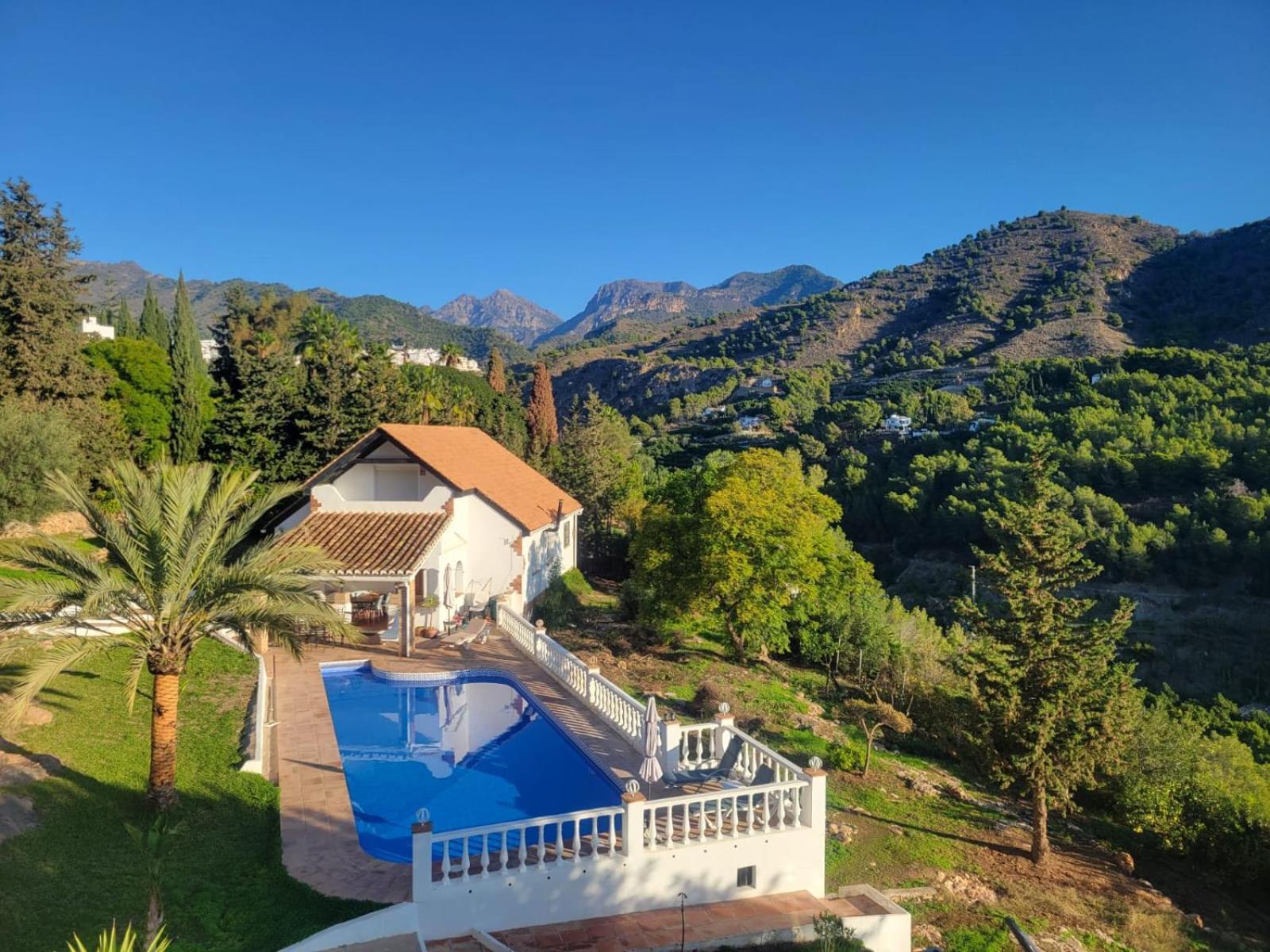 Villa Morera Garden 5 Pers, 2 Bedrooms With Extra When Needed Frigiliana