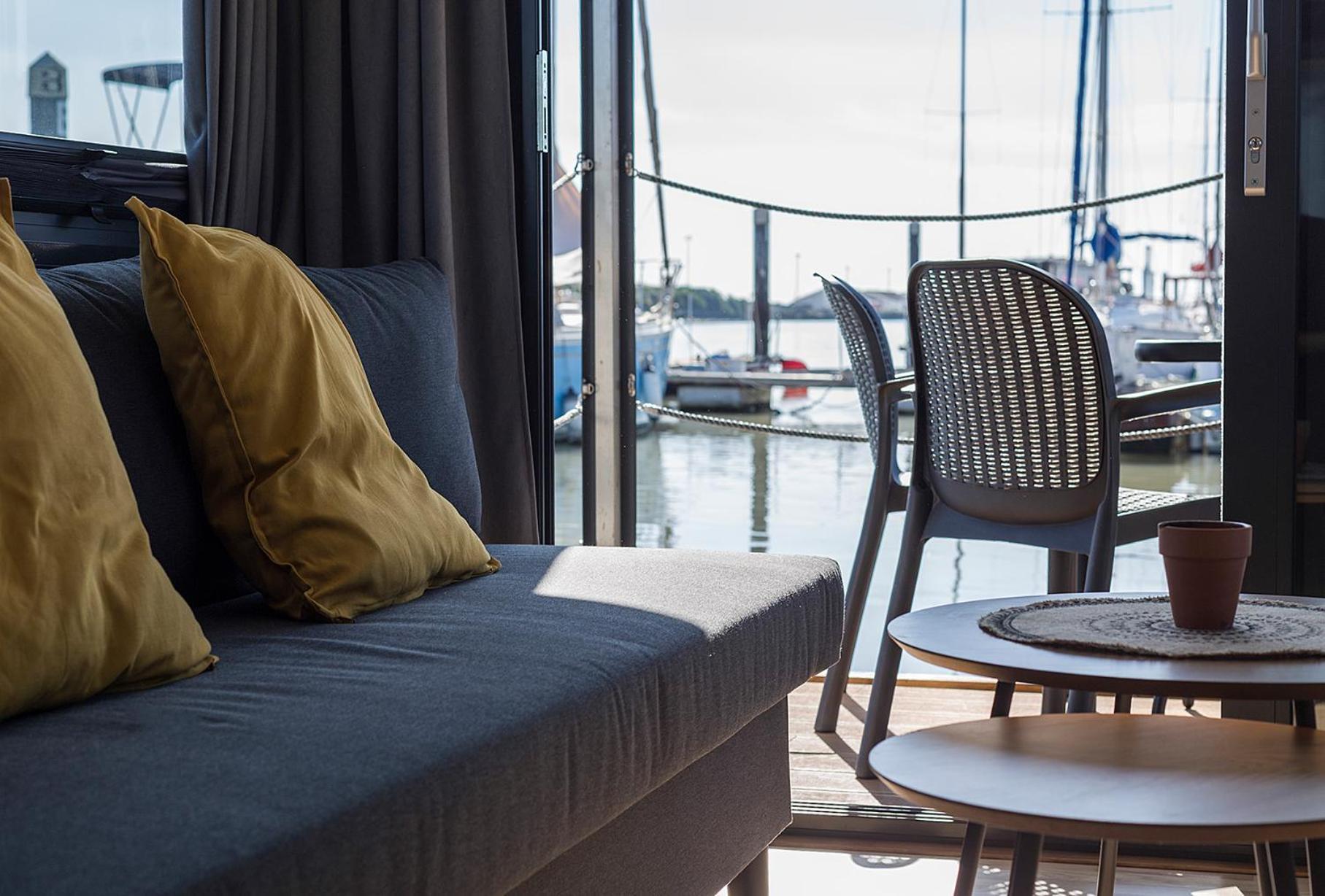 Azvalia Luxury Casa Barco New York And Texas-unique Houseboat Experience *