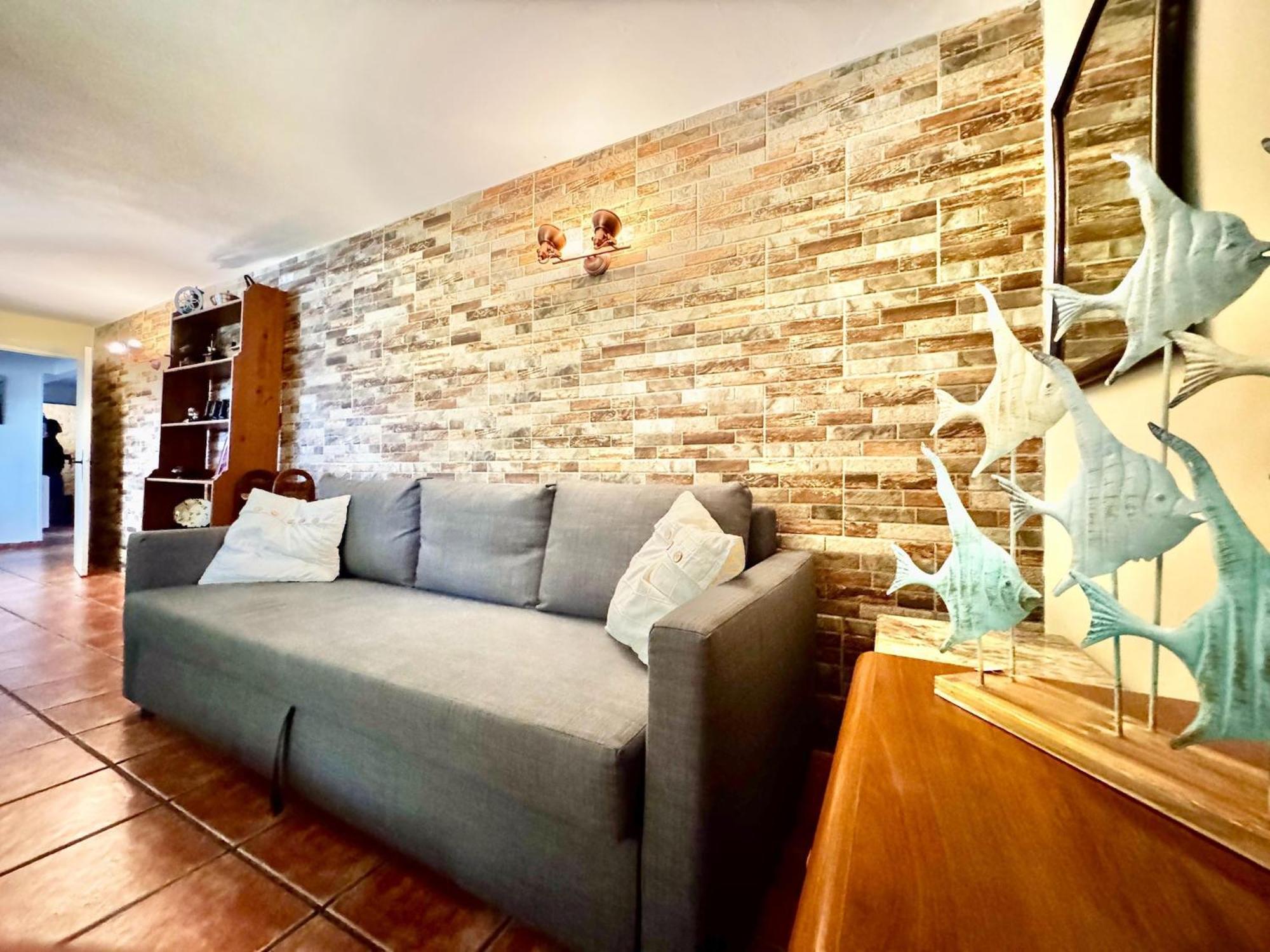 Rural With Direct Access To The Pool *
