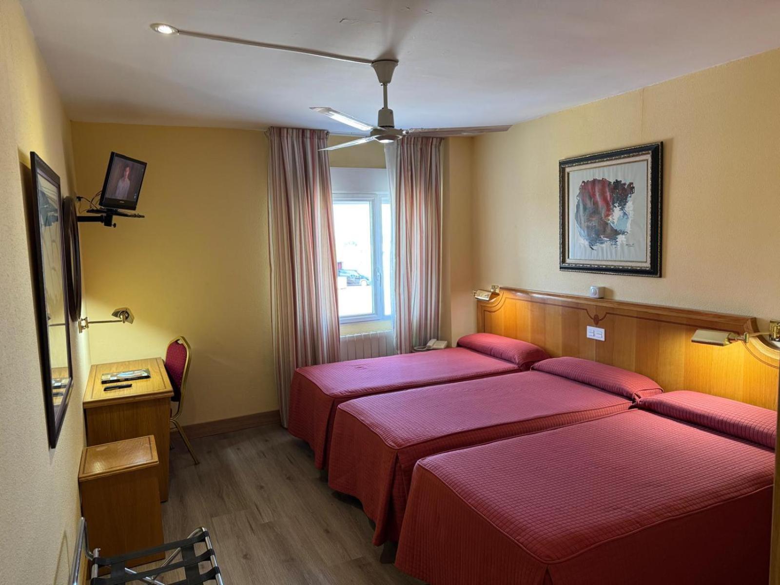 Rey Arturo Burgos Hotel