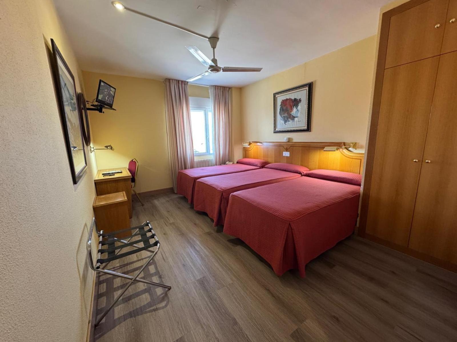 Rey Arturo Burgos Hotel Villagonzalo Pedernales