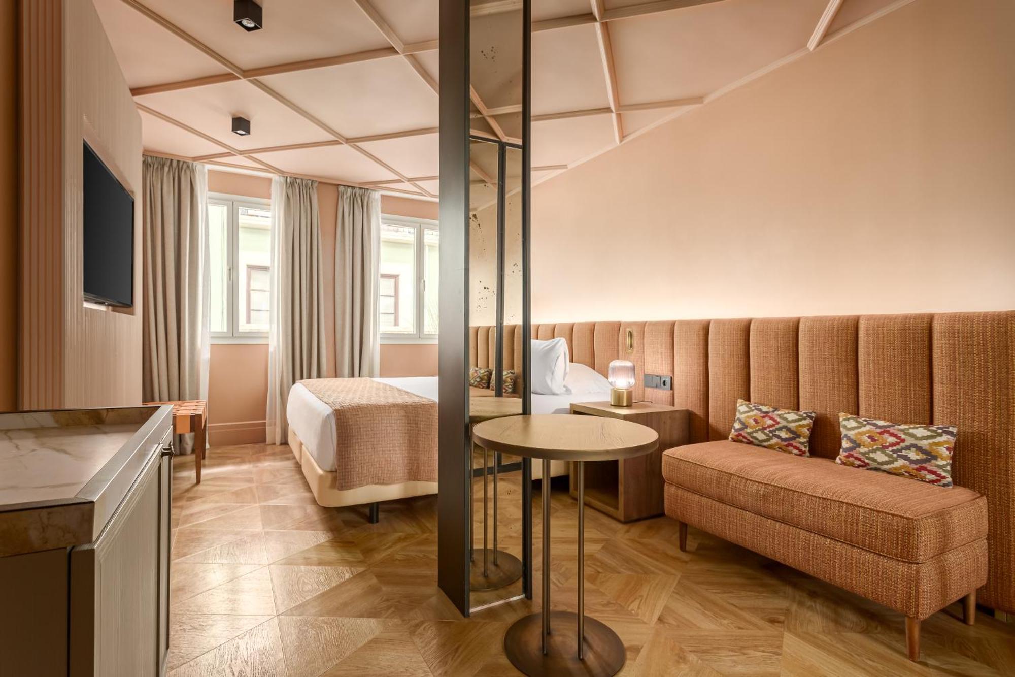 Mate Leo Hotel