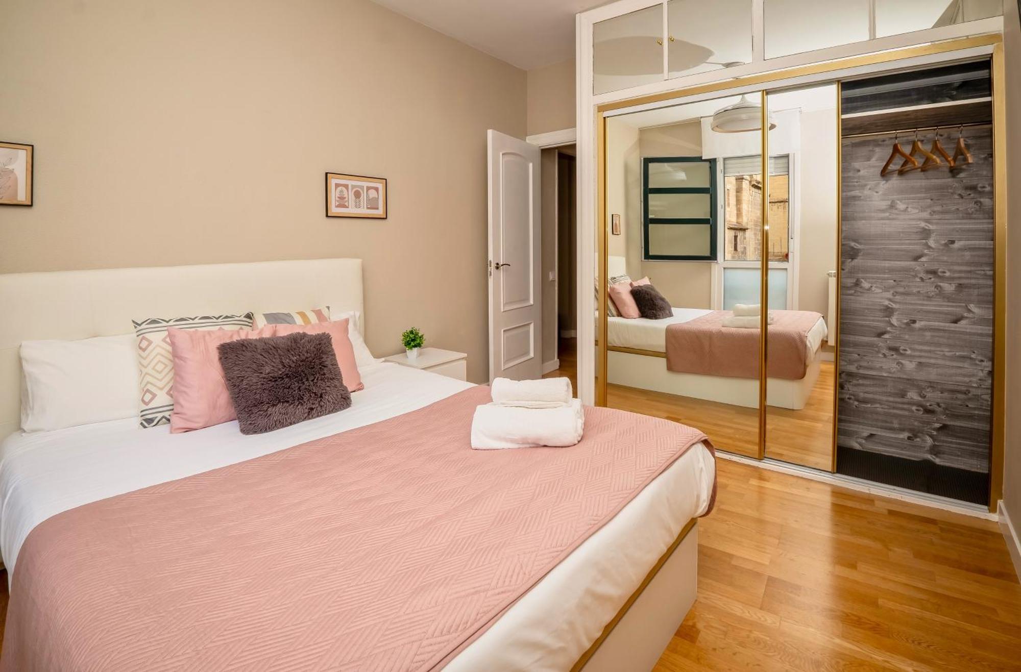 Santiago Tower Aire Ac Casco Antiguo By Apartment Logrono