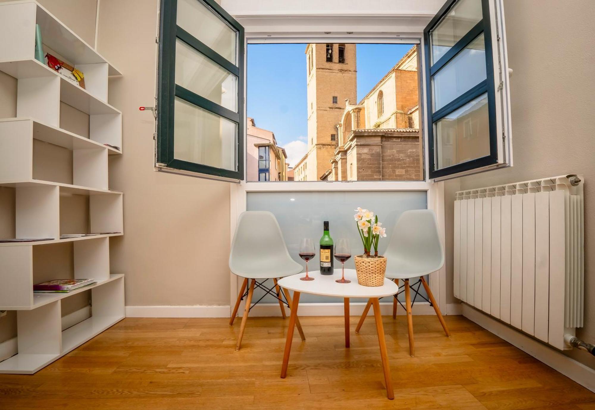 Santiago Tower Aire Ac Casco Antiguo By Apartment