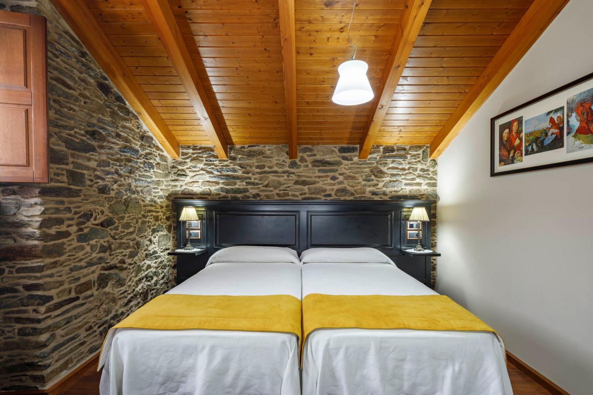 Casa rural Dona María Ordes