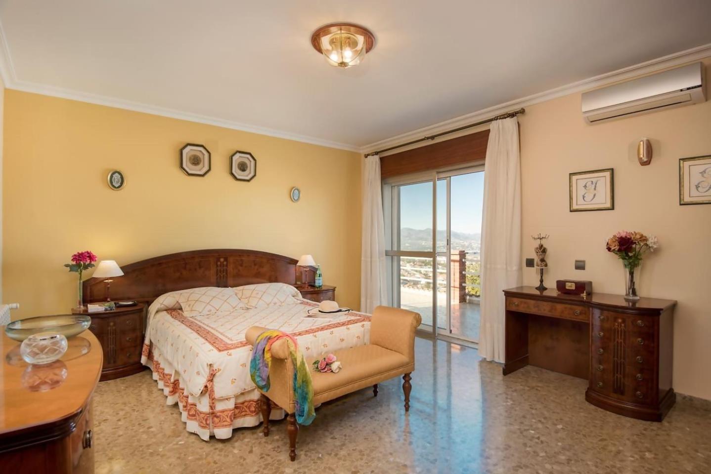 Villa Peralta, Heated And Private Pool ,near And Golf ! *