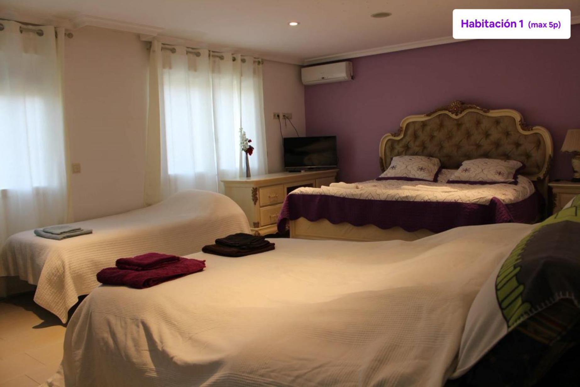 Pensión Casa De Sol, Piscina Y Jacuzzi En De Madrid